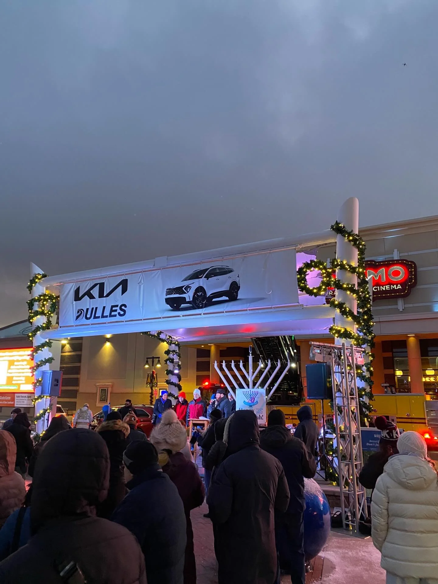 Thank you to Chabad of Loudoun and everyone who joined us for the 8th Annual Community Menorah Lighting at One Loudoun.
 It was a meaningful evening rooted in tradition, joy, and togetherness.

We&rsquo;re grateful to celebrate moments like this with