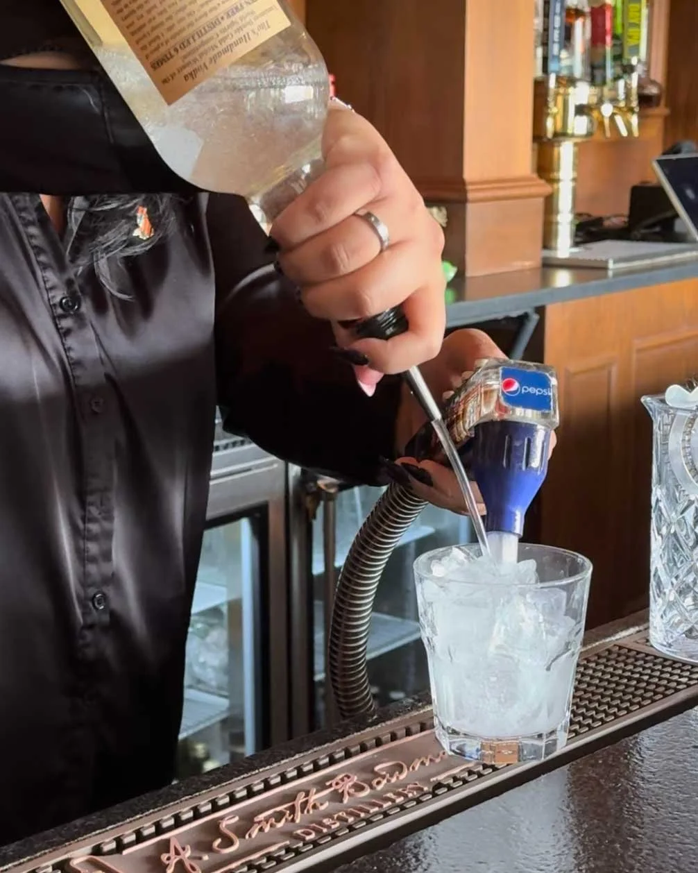 @lostfoxva is a great spot for a date night that feels cozy and a little special, with food, drinks, and the kind of atmosphere you want to linger in. They'll be featuring exclusive dinner specials and live dinners performed by Scott Hetz Clark. Make