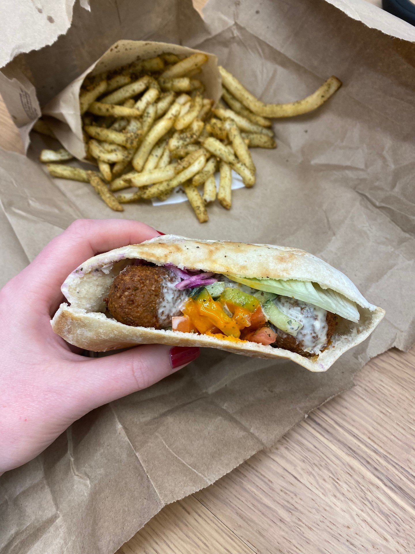 @falafeldc is an easy go-to when you want something fresh, filling, and quick. Falafel, hummus, and crispy fries make it simple to build a meal that hits, and most menu items are under $6, which is hard to beat. Perfect for lunch, dinner, or a busy d