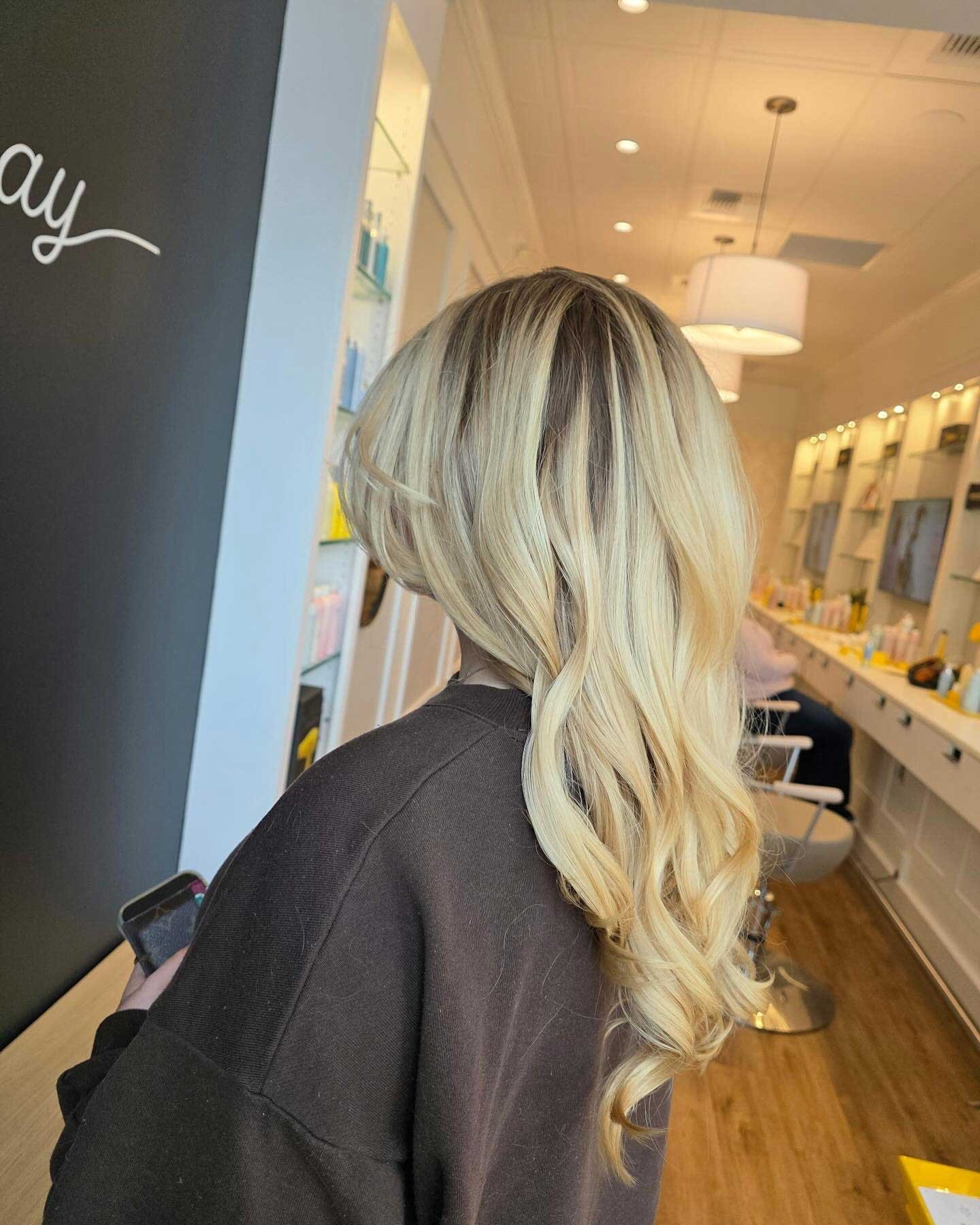 There are two types of people: the ones who book blowouts for events&hellip; and the ones who just decide they want good hair all week.

If you&rsquo;re leaning toward the second, @drybarshops_ashburn's membership is built for that kind of routine.

