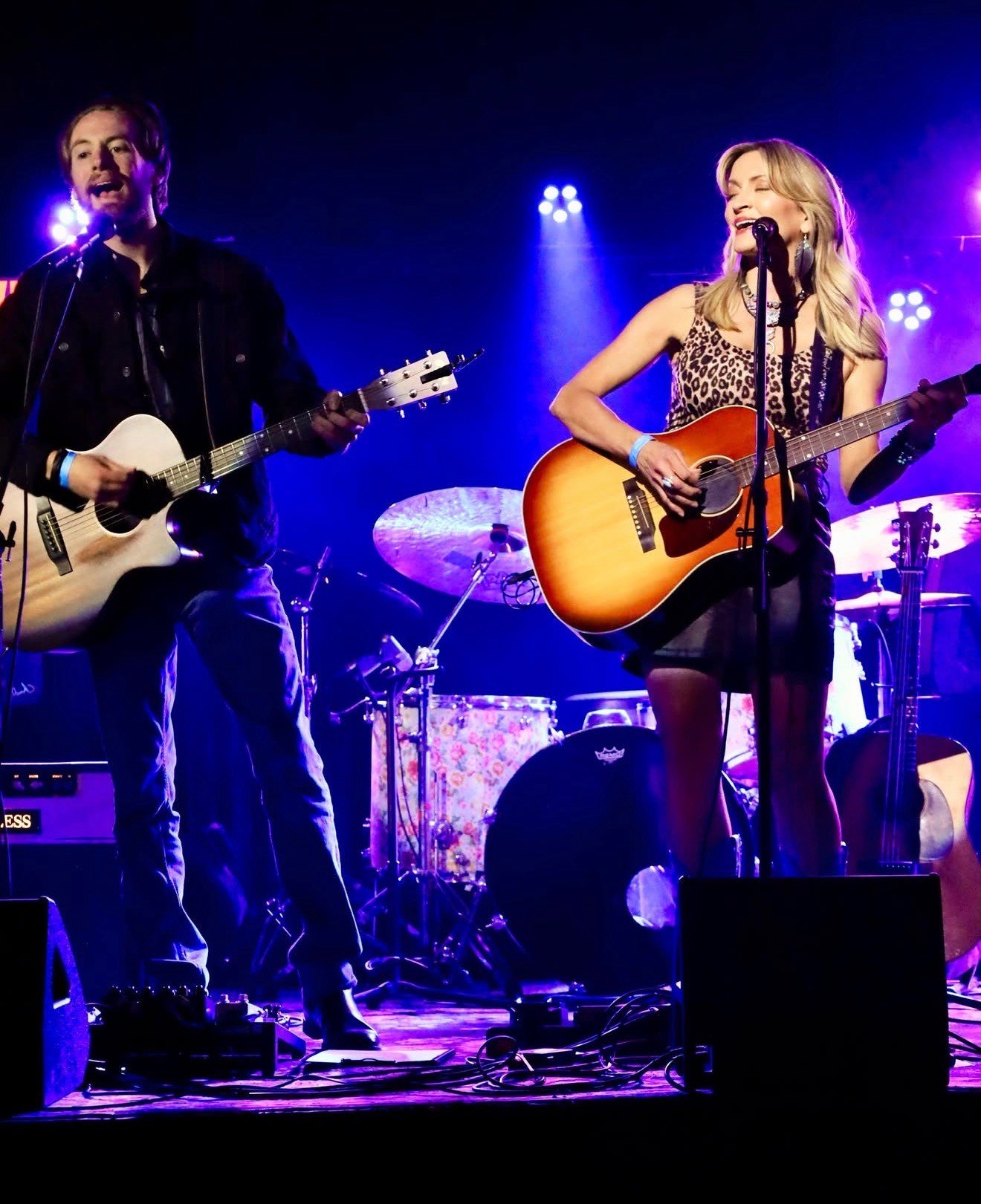 Live music, summer vibes, and One Loudoun swag? Sounds like a Friday night at One Loudoun 🎶

Join us on May 23 from 7&ndash;9PM on the plaza for a free live performance by Melissa Quinn Fox Band and kick off Memorial Day weekend with us.

Plus, One 
