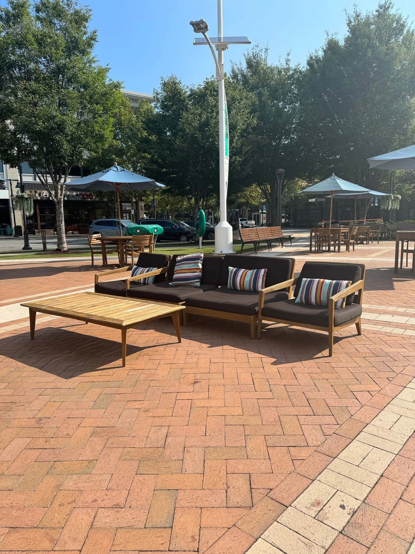 June is here and One Loudoun is calling. Whether you're grabbing lunch, tackling your to-do list, or simply taking a summer stroll, there's no shortage of great spots to eat, shop, and slow down for a little while. The weather's too good to stay insi