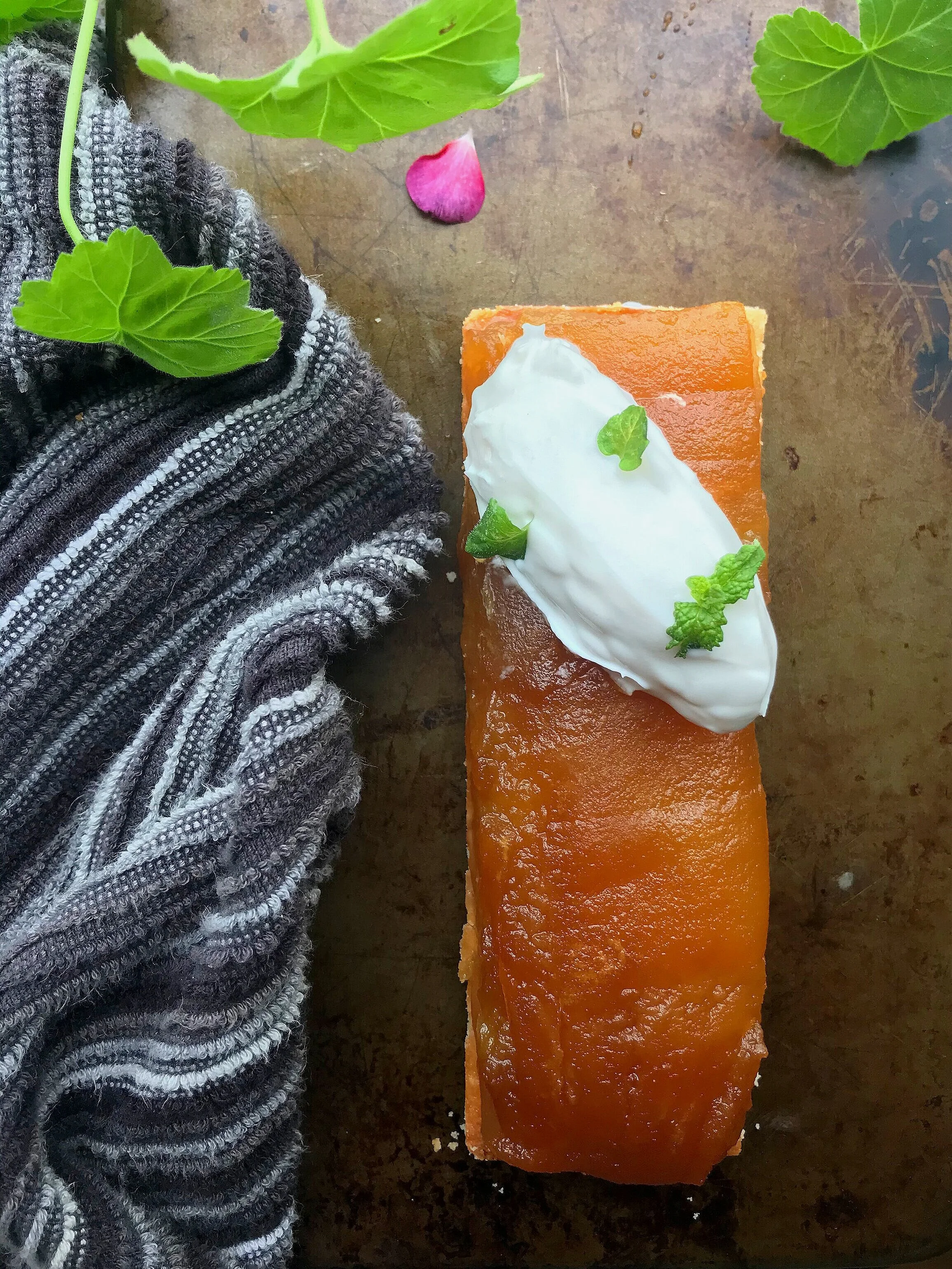 Apple tatin tart