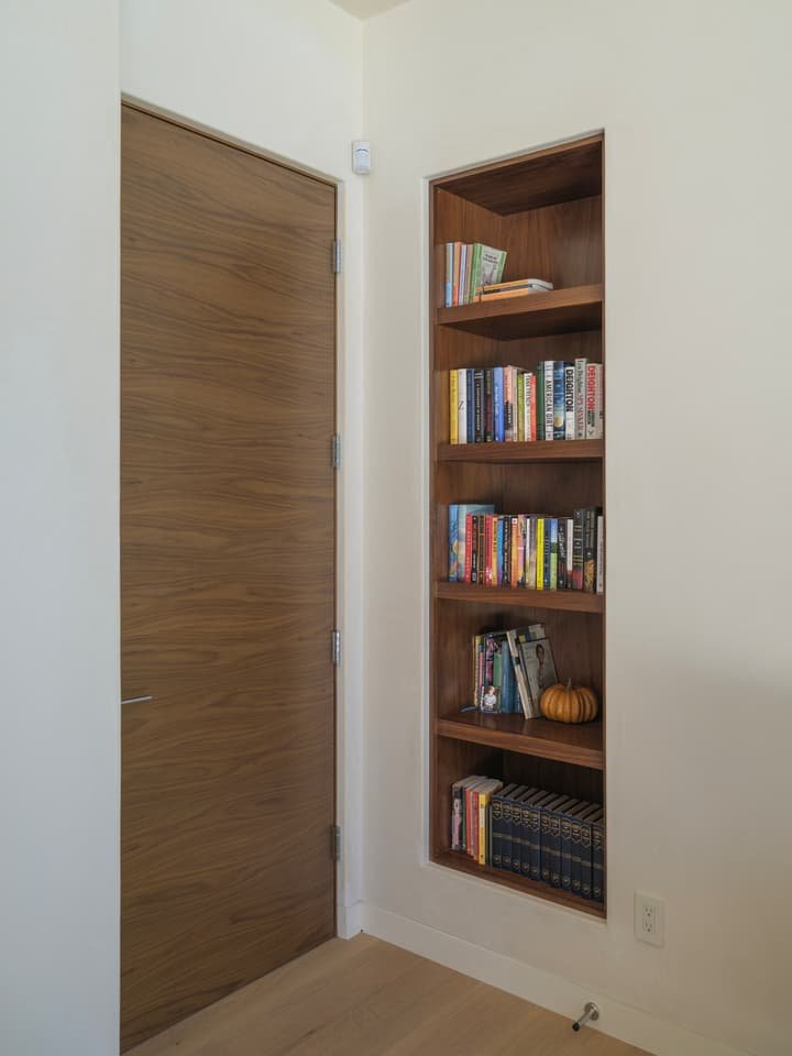 Custom Nook Bookshelf