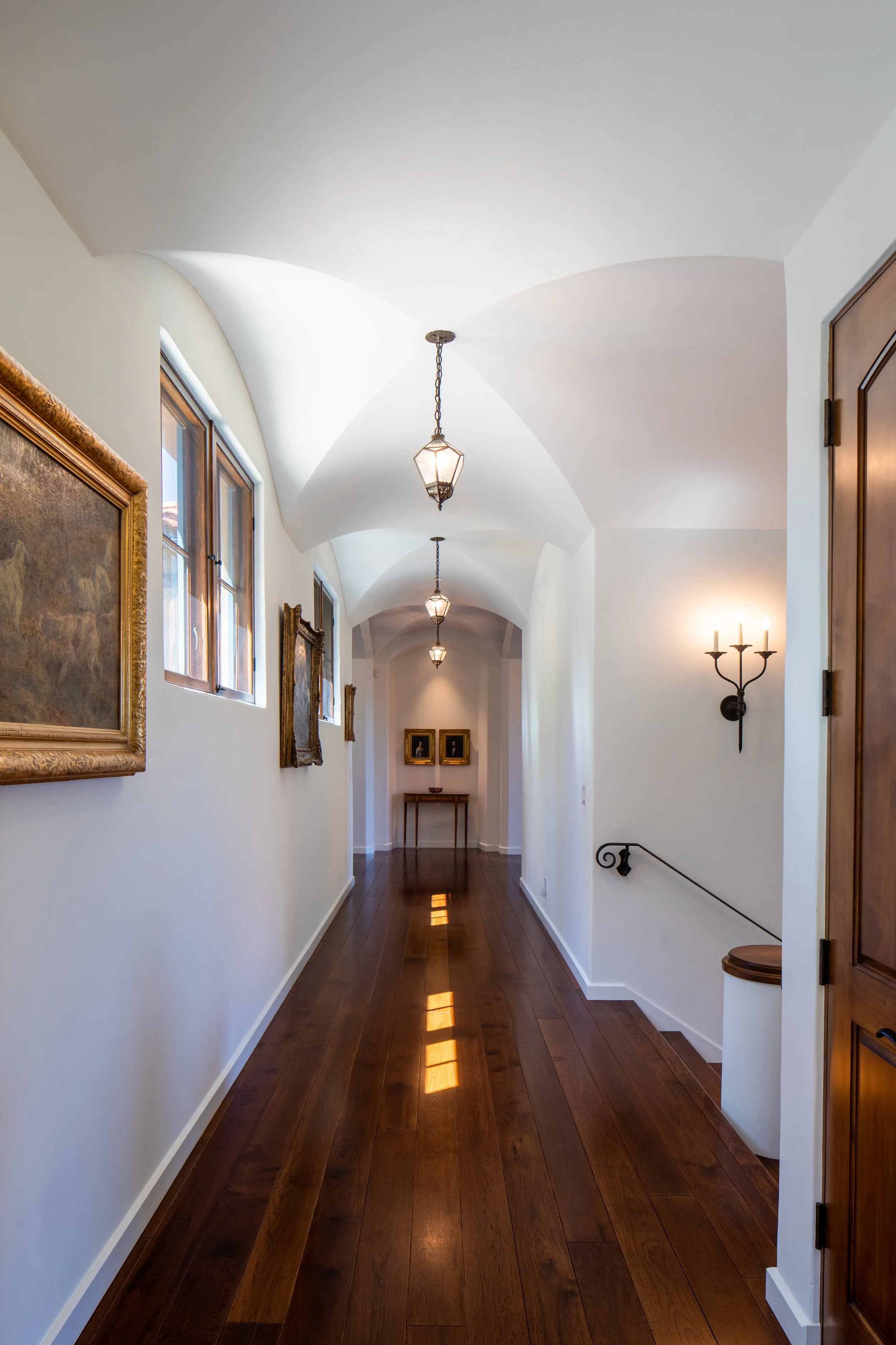 09 6VasquezTrailhallway.jpg