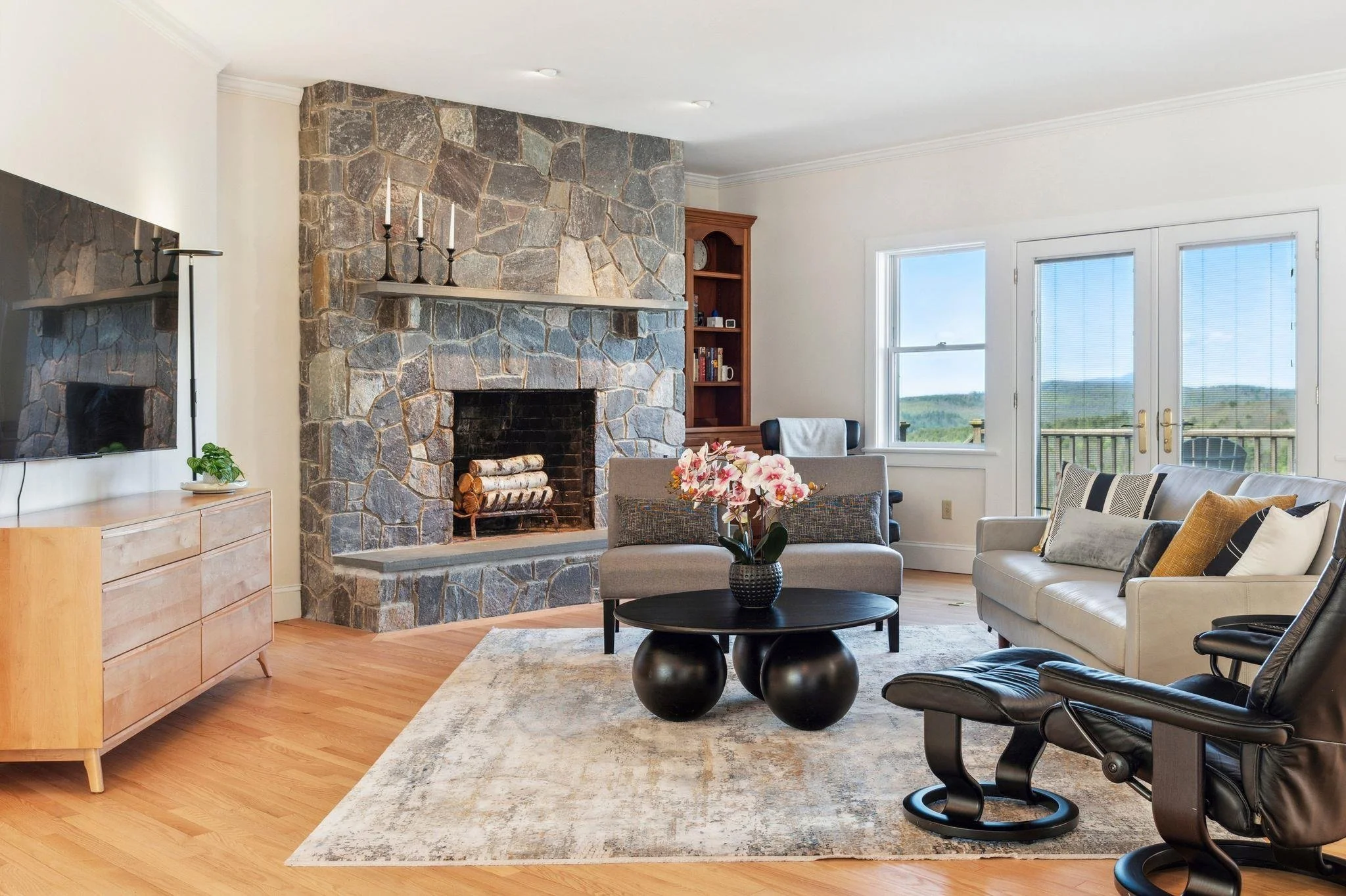 Eagle Ridge Living Room 2.jpeg