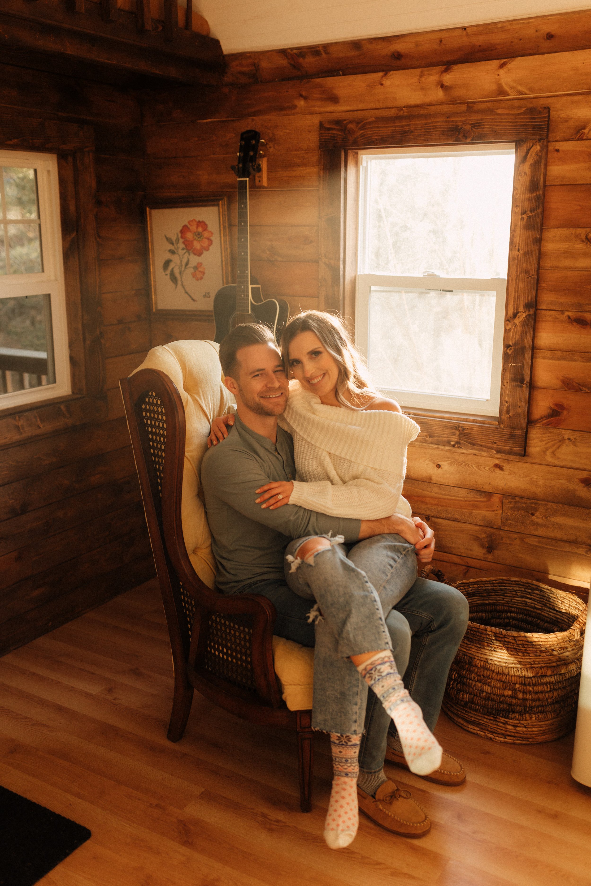 Laura_Ben_Engagment_Session_Winterset_Des_moines_Iowa_Couples_Photographer_Iris_Aisle_Cabin_Conservatory_Candid_Snow_Day_Winter_KMP_Photography-0377.jpg