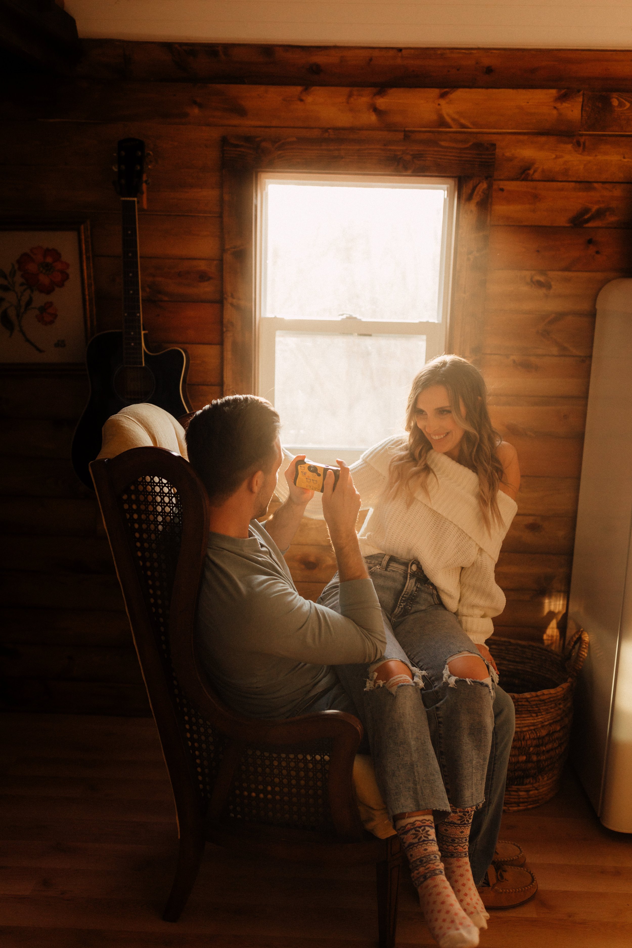 Laura_Ben_Engagment_Session_Winterset_Des_moines_Iowa_Couples_Photographer_Iris_Aisle_Cabin_Conservatory_Candid_Snow_Day_Winter_KMP_Photography-0538.jpg