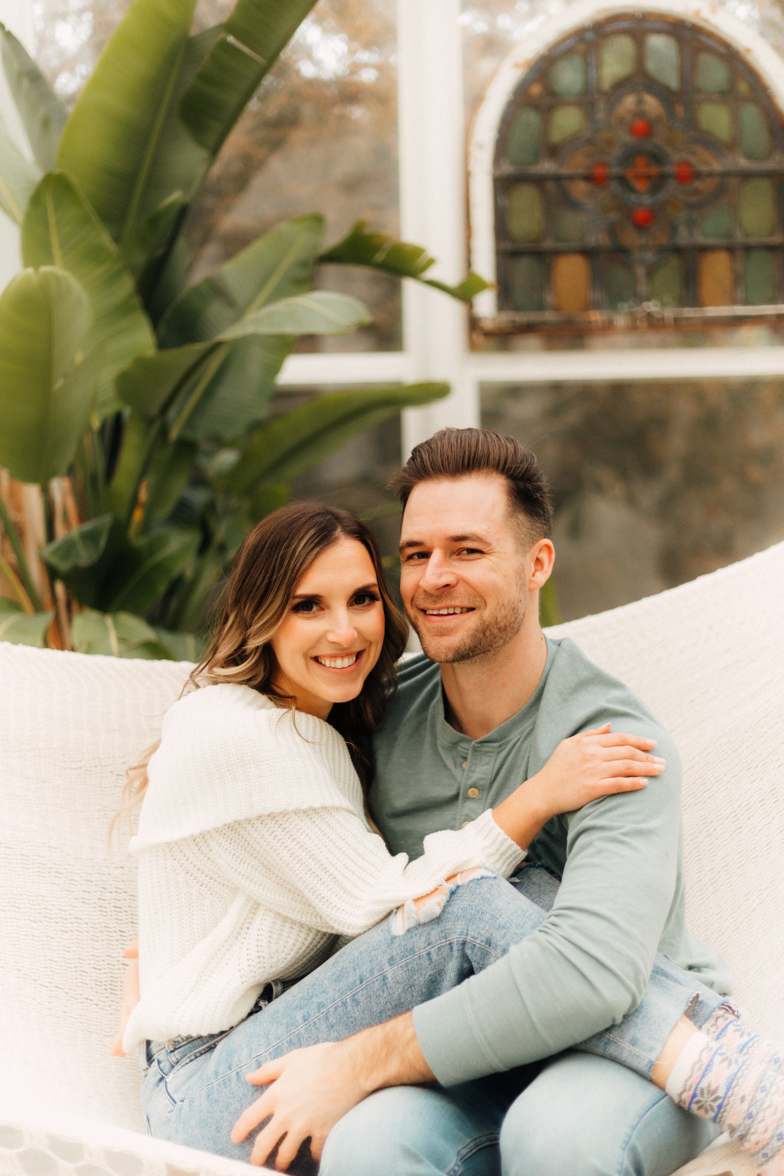 Laura_Ben_Engagment_Session_Winterset_Des_moines_Iowa_Couples_Photographer_Iris_Aisle_Cabin_Conservatory_Candid_Snow_Day_Winter_KMP_Photography-2576.jpg