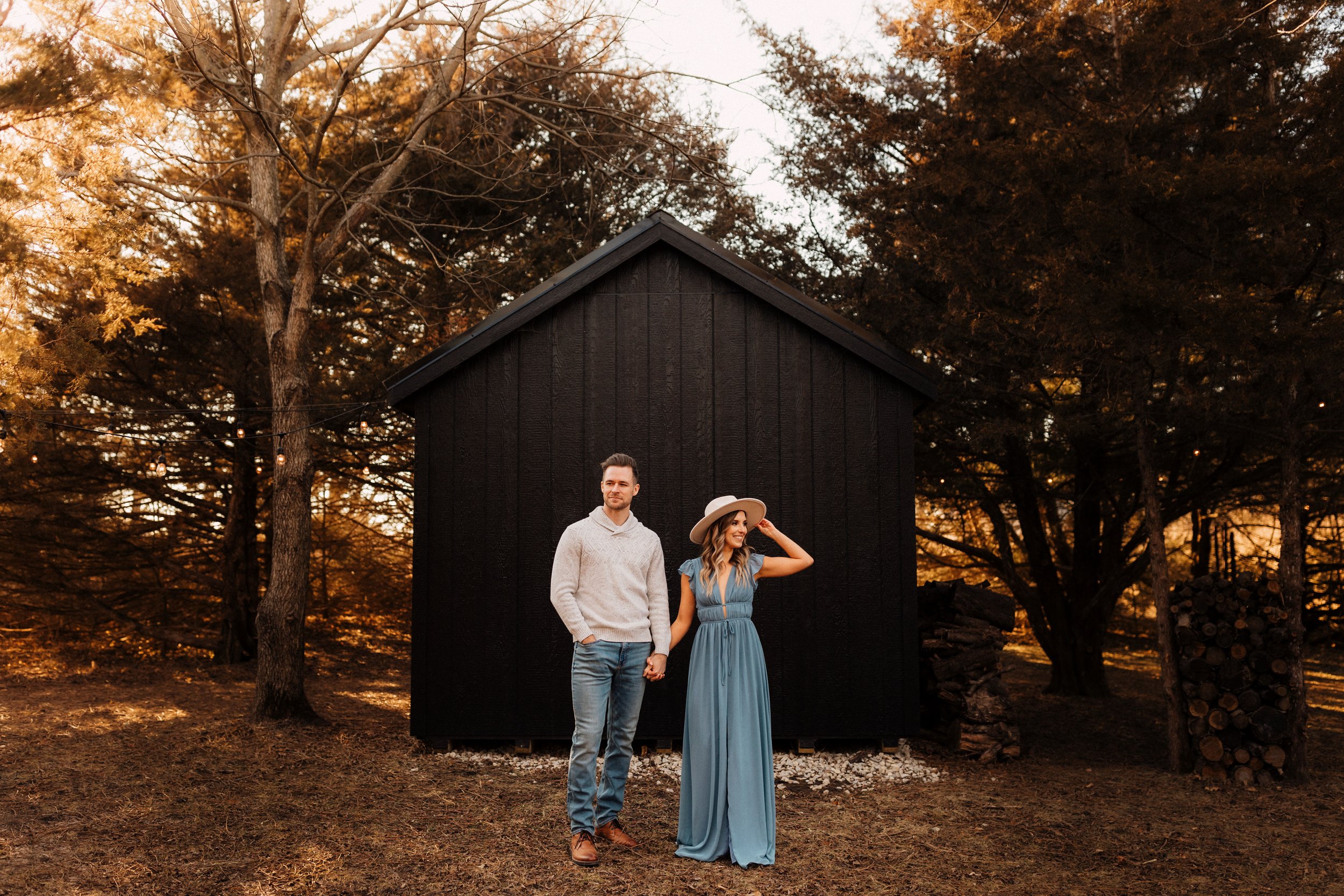Laura_Ben_Engagment_Session_Winterset_Des_moines_Iowa_Couples_Photographer_Iris_Aisle_Cabin_Conservatory_Candid_Snow_Day_Winter_KMP_Photography-9289.jpg