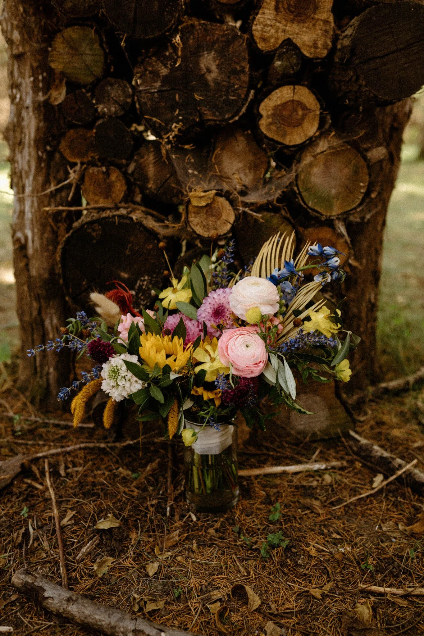 rebecca-tom-iris-aisle-winterset-iowa-raelyn-ramey-photography-112.jpg
