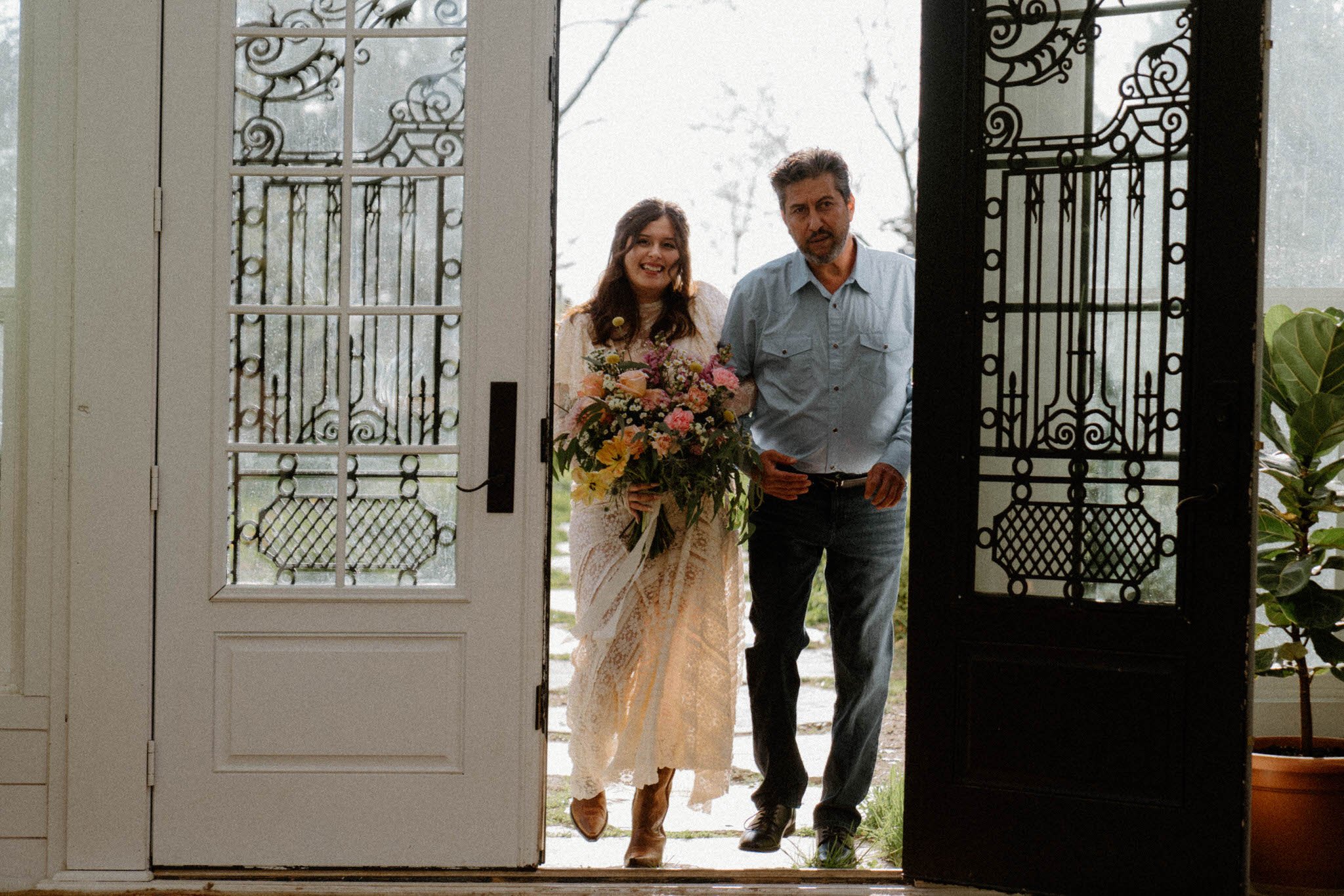 adriana-dylan-elopement-iris-aisle-winterset-iowa-raelyn-ramey-photography-34.jpg