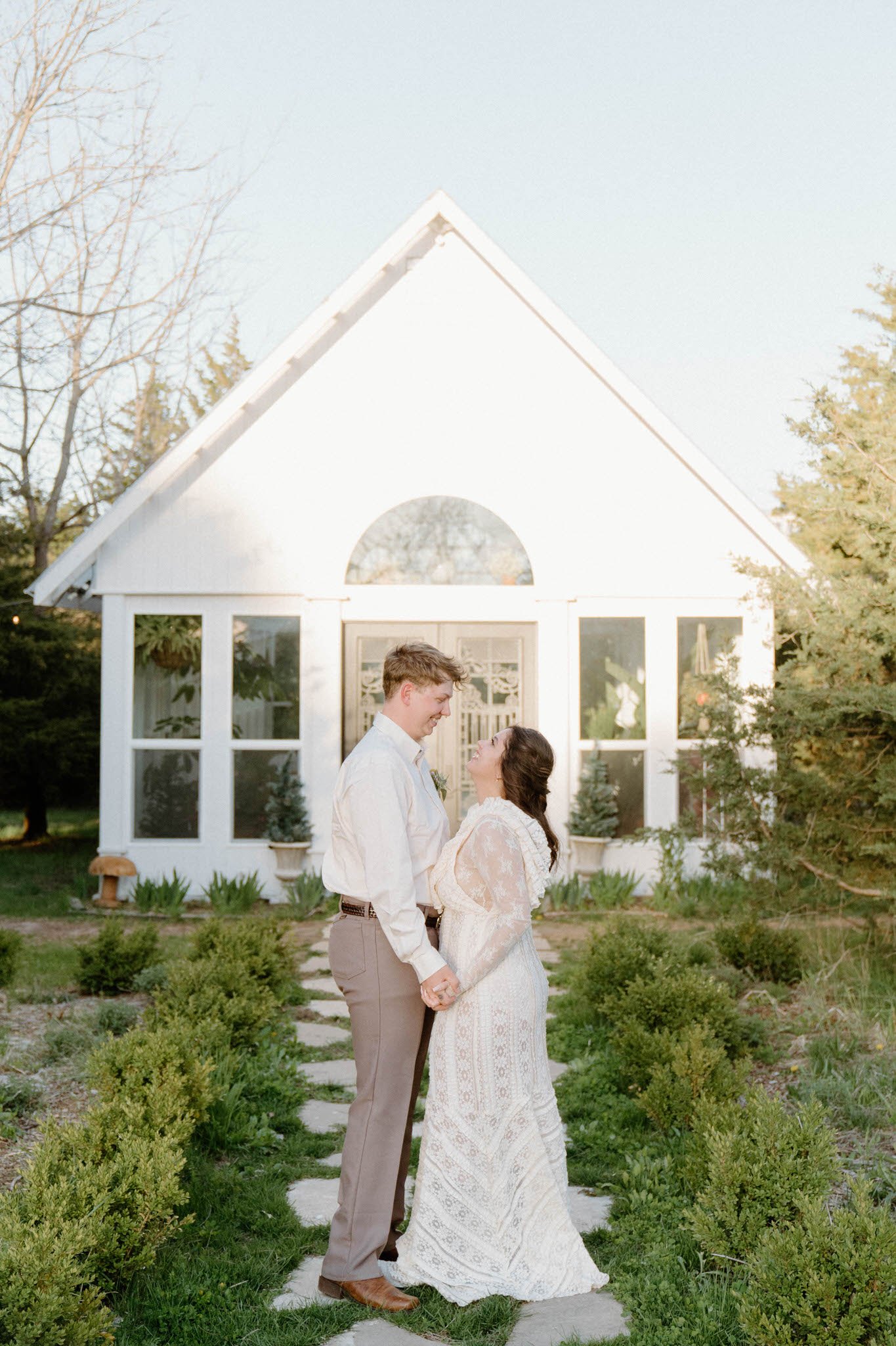 adriana-dylan-elopement-iris-aisle-winterset-iowa-raelyn-ramey-photography-208.jpg