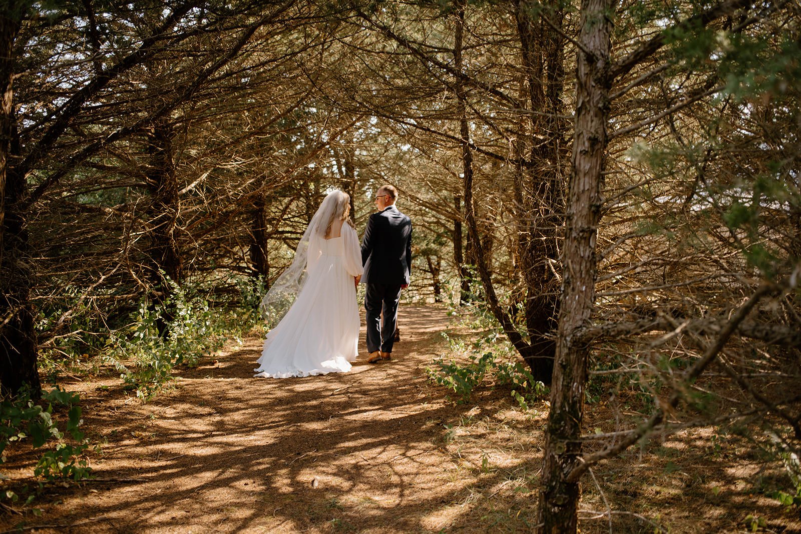 adriel-owen-wedding-iris-aisle-iowa-raelyn-ramey-photography-24.jpg