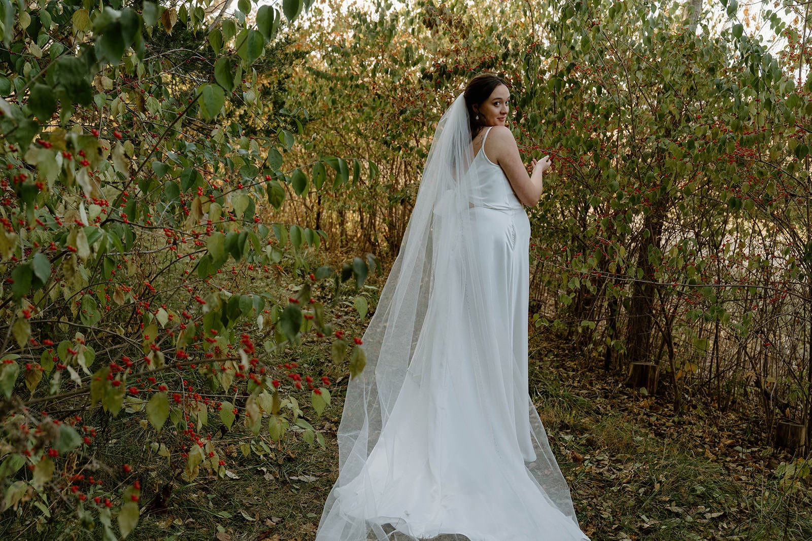 madeline-sam-wedding-iris-aisle-winterset-iowa-raelyn-ramey-photography-204.jpg