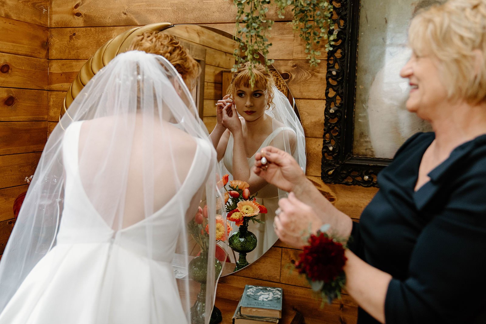 COURTNEY-TRAVIS-MICRO-WEDDING-iris-aisle-winterset-iowa-raelyn-ramey-photography-21.jpg