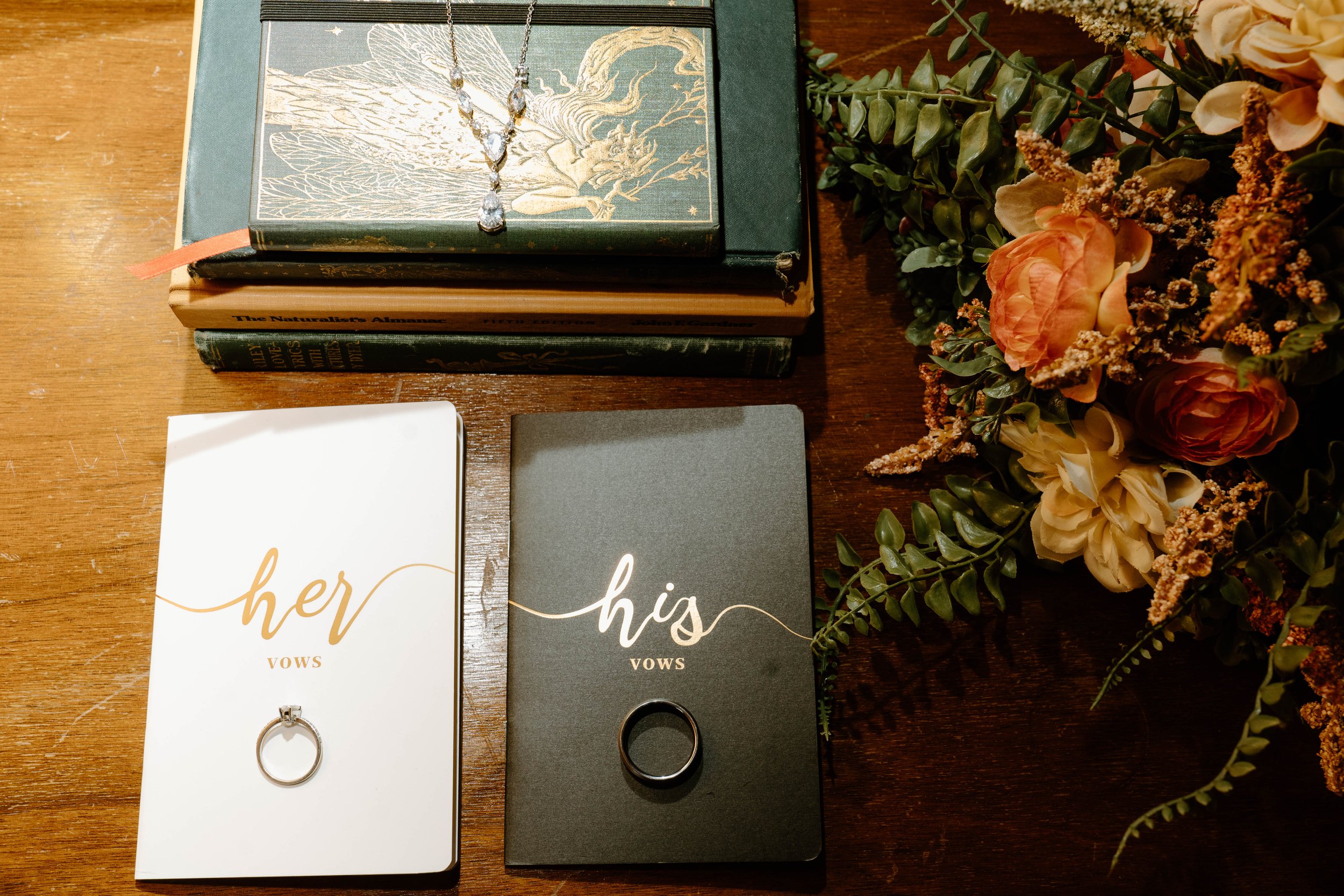 landon-hanna-elopement-iris-aisle-winterset-iowa-raelyn-ramey-photography-4.jpg