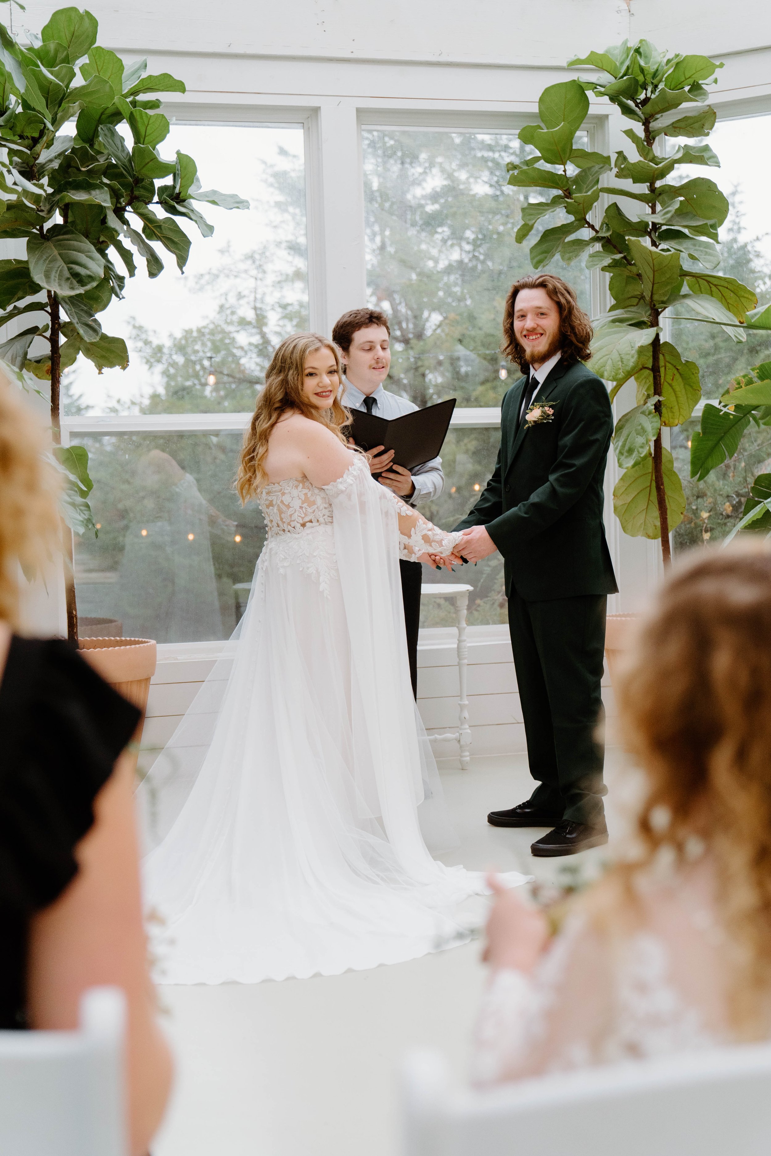 landon-hanna-elopement-iris-aisle-winterset-iowa-raelyn-ramey-photography-64.jpg