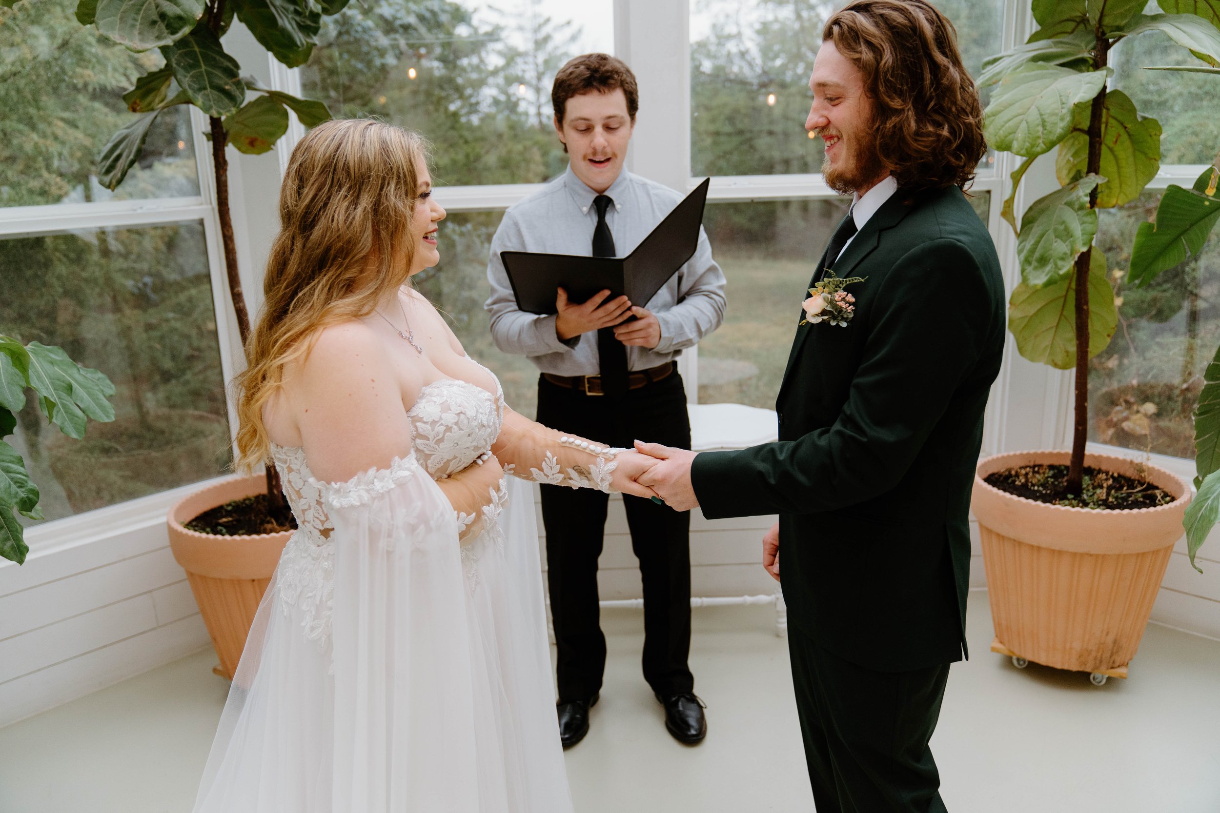 landon-hanna-elopement-iris-aisle-winterset-iowa-raelyn-ramey-photography-87.jpg