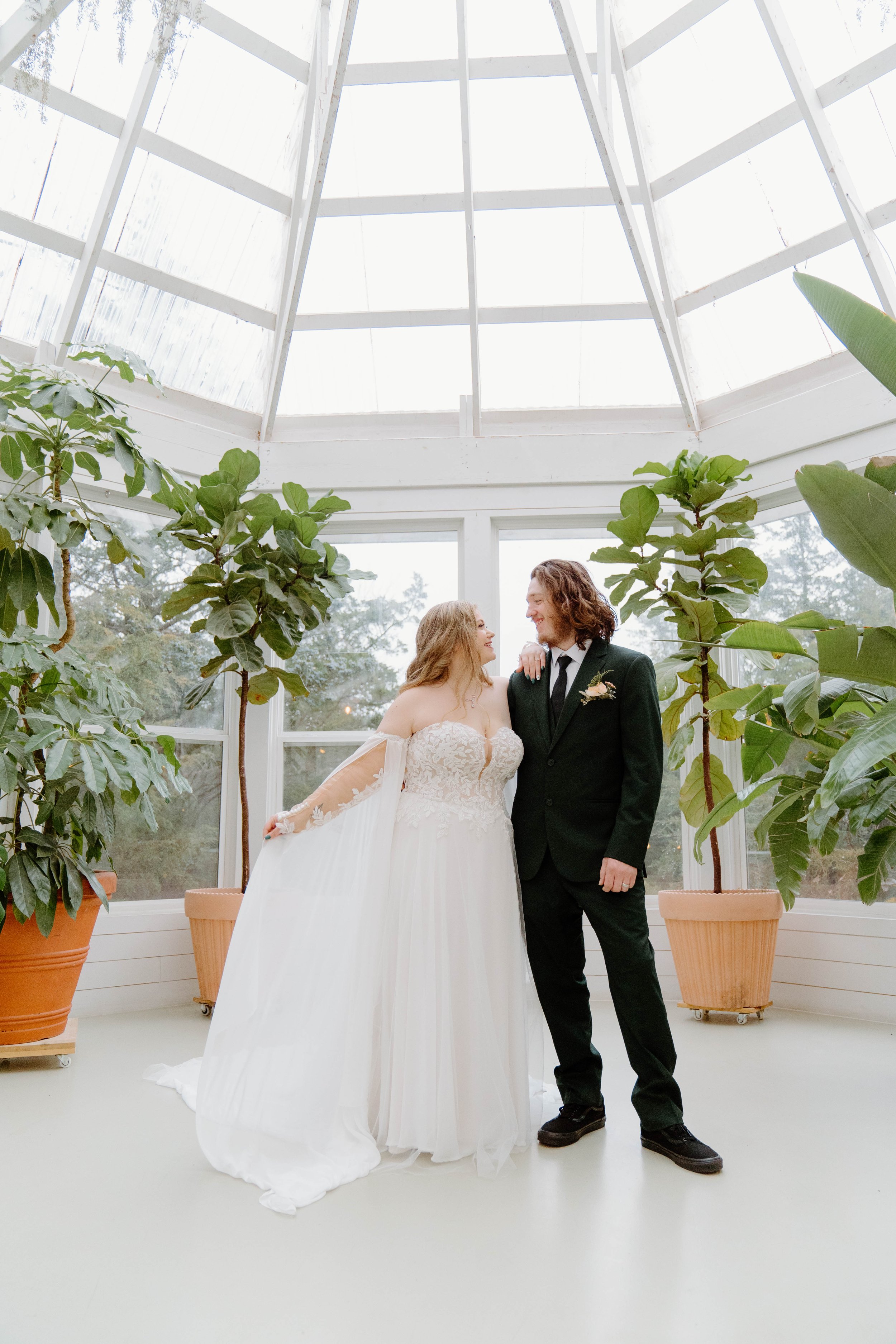 landon-hanna-elopement-iris-aisle-winterset-iowa-raelyn-ramey-photography-142.jpg