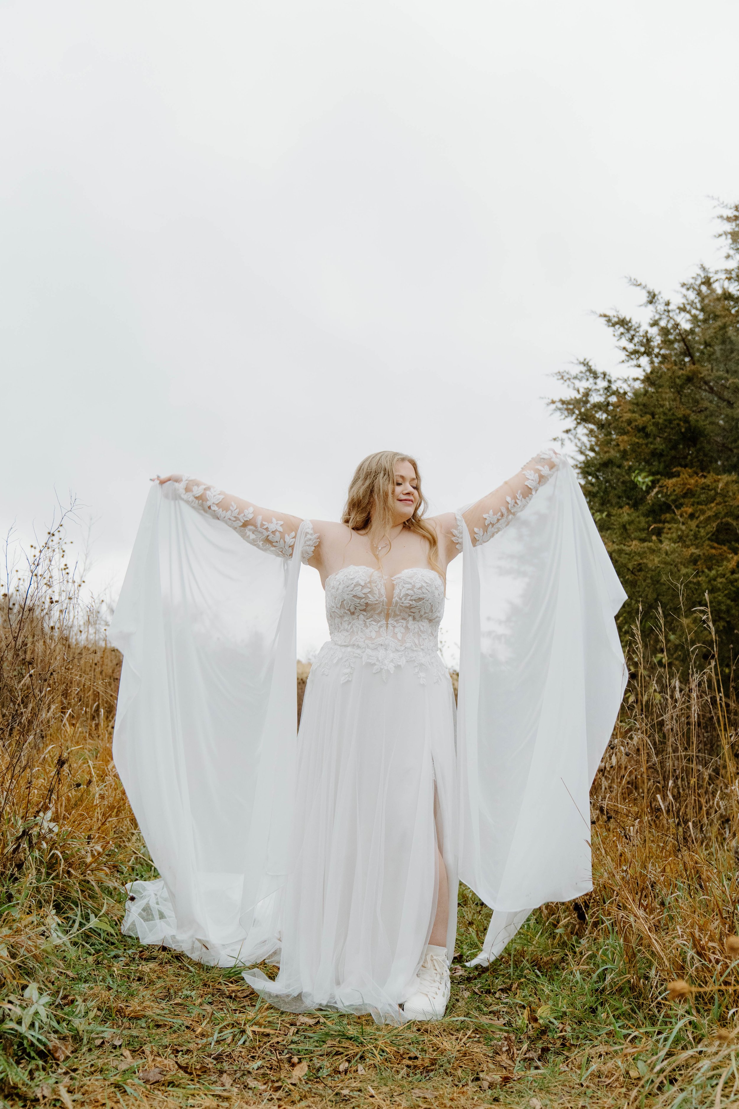landon-hanna-elopement-iris-aisle-winterset-iowa-raelyn-ramey-photography-168.jpg