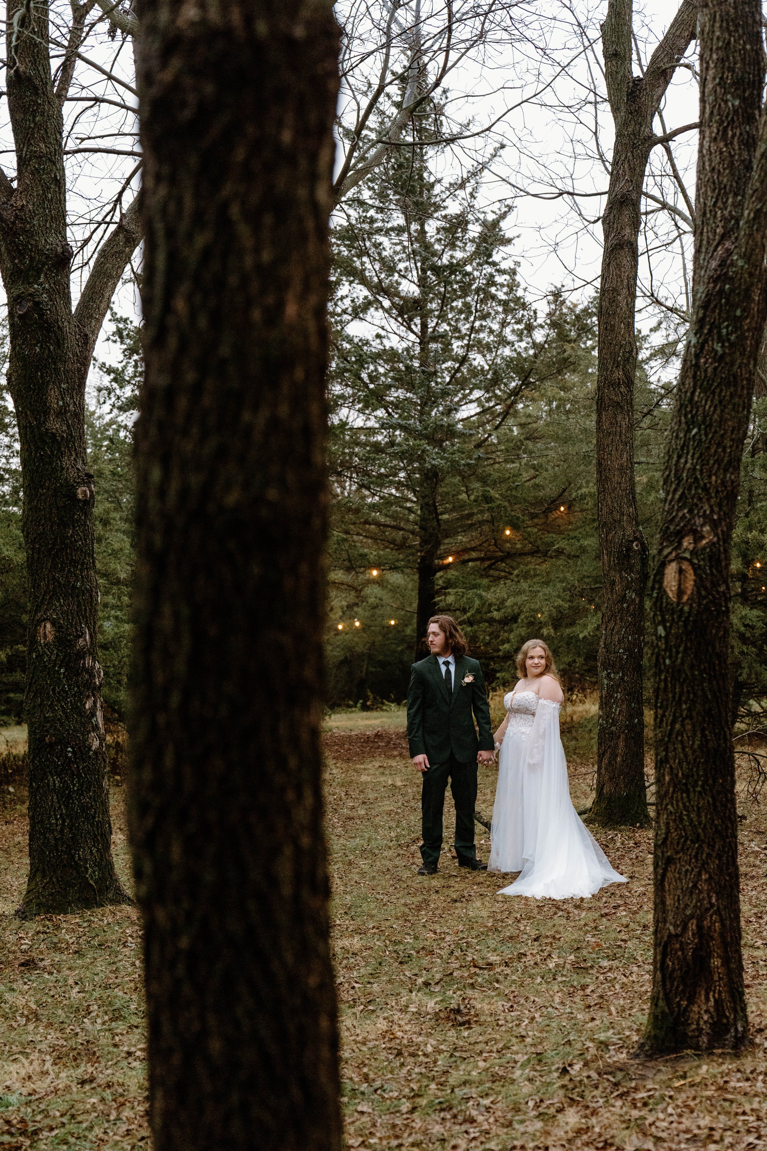 landon-hanna-elopement-iris-aisle-winterset-iowa-raelyn-ramey-photography-184.jpg
