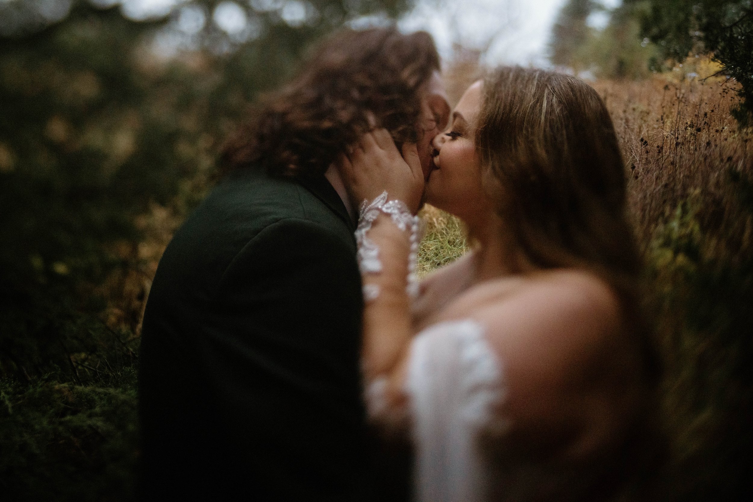 landon-hanna-elopement-iris-aisle-winterset-iowa-raelyn-ramey-photography-189.jpg