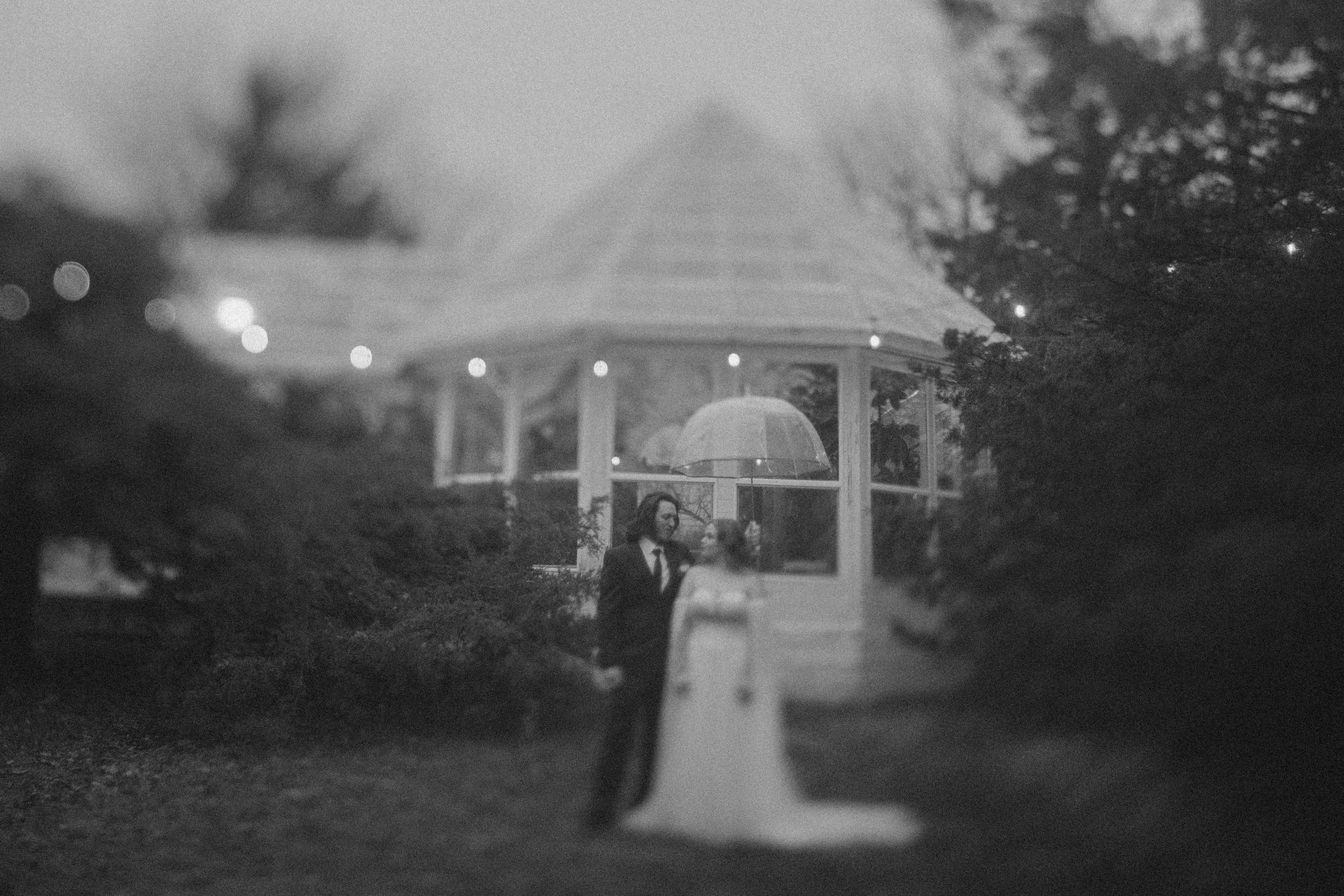 landon-hanna-elopement-iris-aisle-winterset-iowa-raelyn-ramey-photography-198.jpg