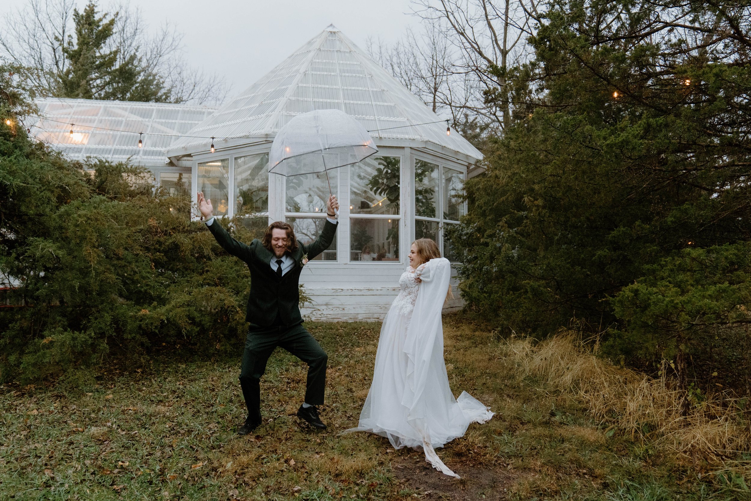 landon-hanna-elopement-iris-aisle-winterset-iowa-raelyn-ramey-photography-201.jpg