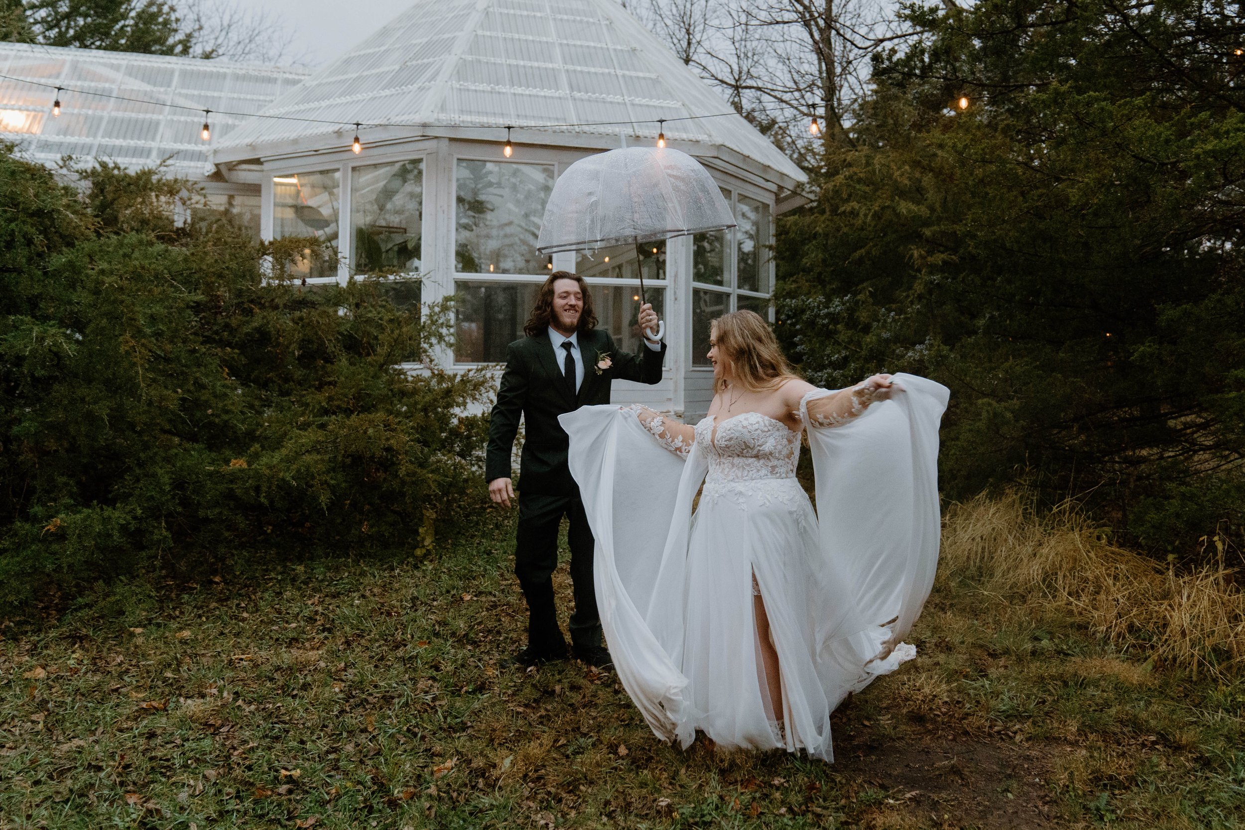 landon-hanna-elopement-iris-aisle-winterset-iowa-raelyn-ramey-photography-202.jpg
