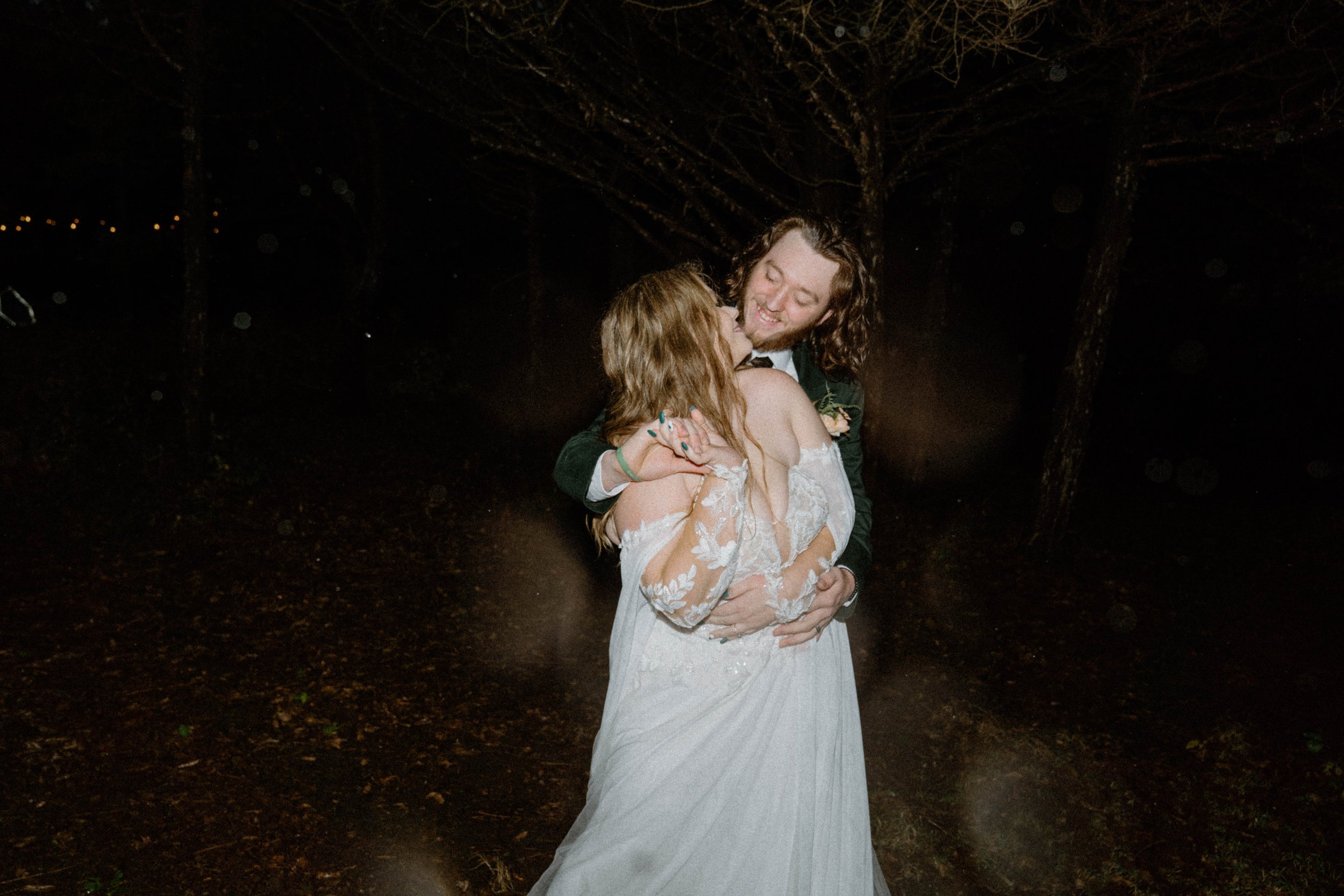 landon-hanna-elopement-iris-aisle-winterset-iowa-raelyn-ramey-photography-208.jpg