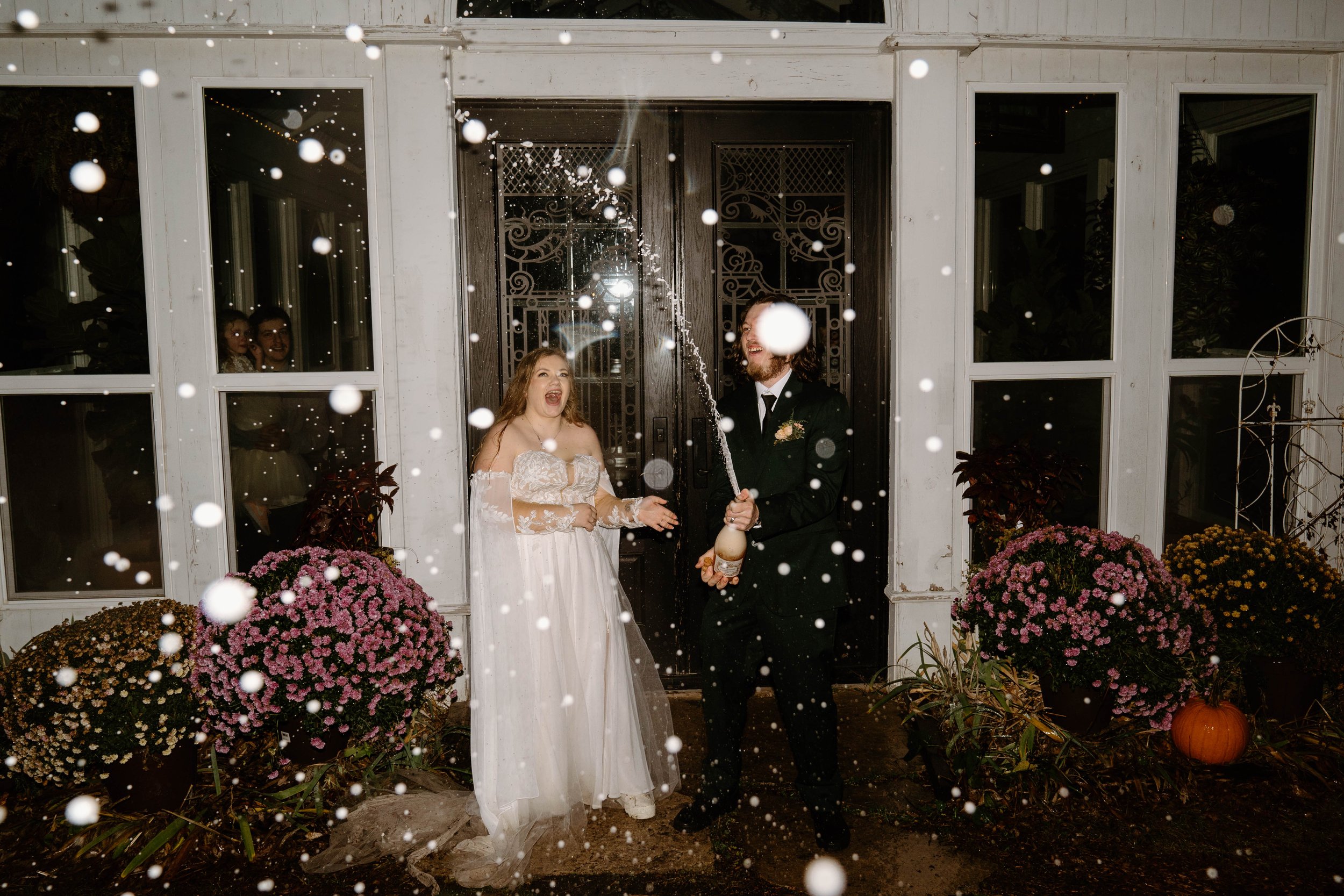 landon-hanna-elopement-iris-aisle-winterset-iowa-raelyn-ramey-photography-214.jpg