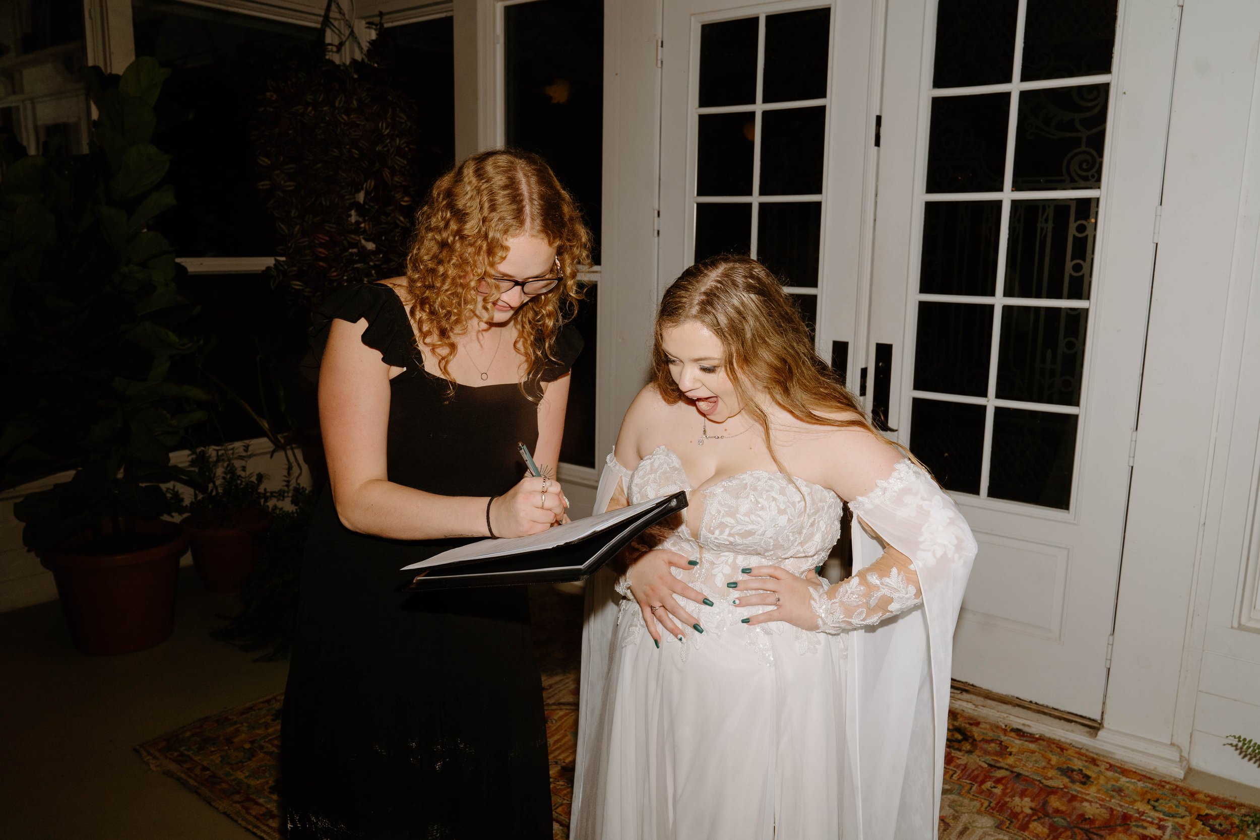 landon-hanna-elopement-iris-aisle-winterset-iowa-raelyn-ramey-photography-221.jpg