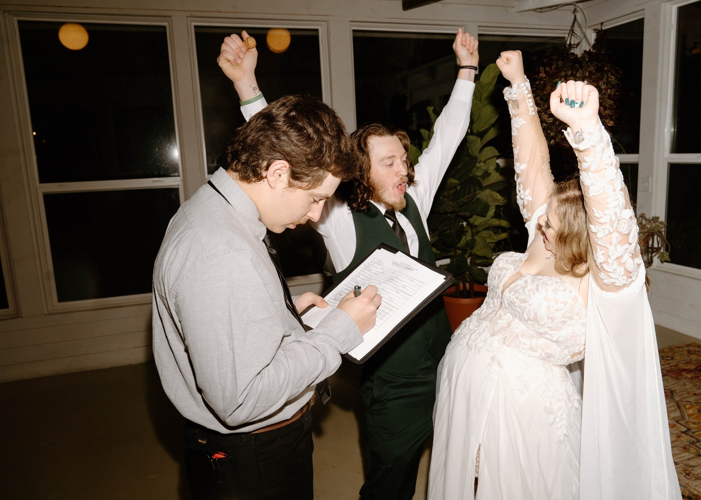 landon-hanna-elopement-iris-aisle-winterset-iowa-raelyn-ramey-photography-222.jpg