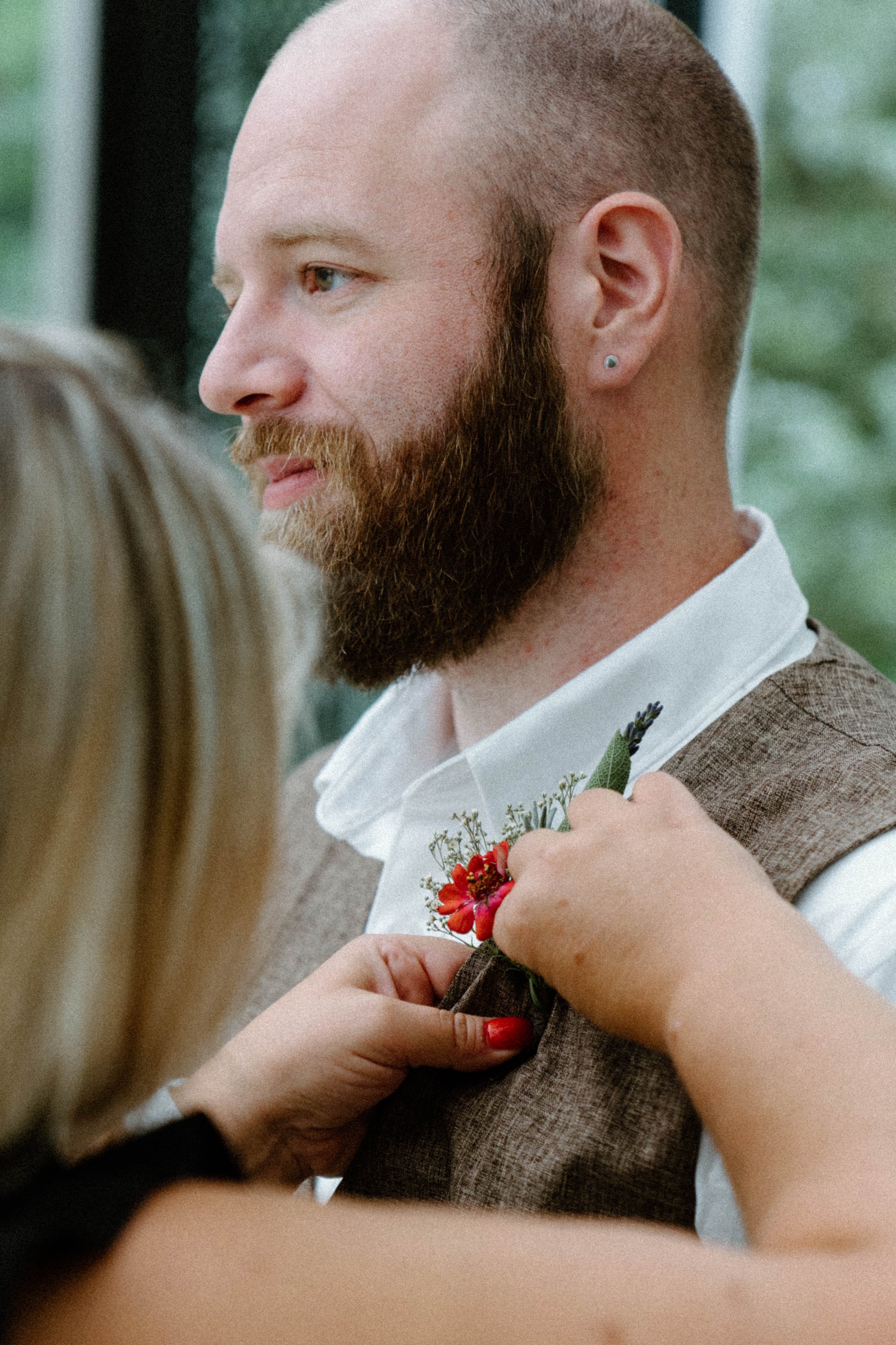 erin-matt-elopement-iris-aisle-winterset-iowa-raelyn-ramey-photography-56.jpg