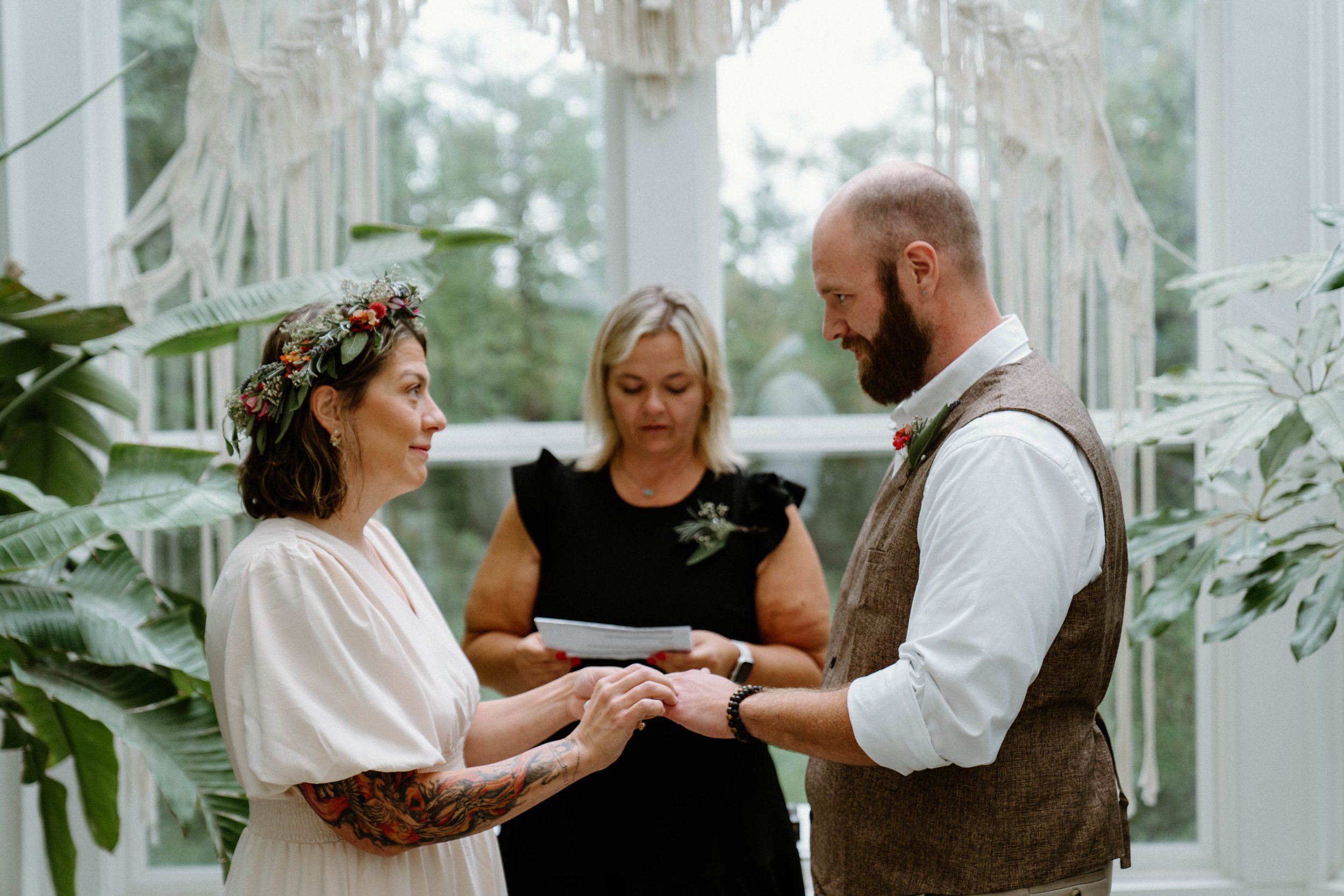 erin-matt-elopement-iris-aisle-winterset-iowa-raelyn-ramey-photography-91.jpg