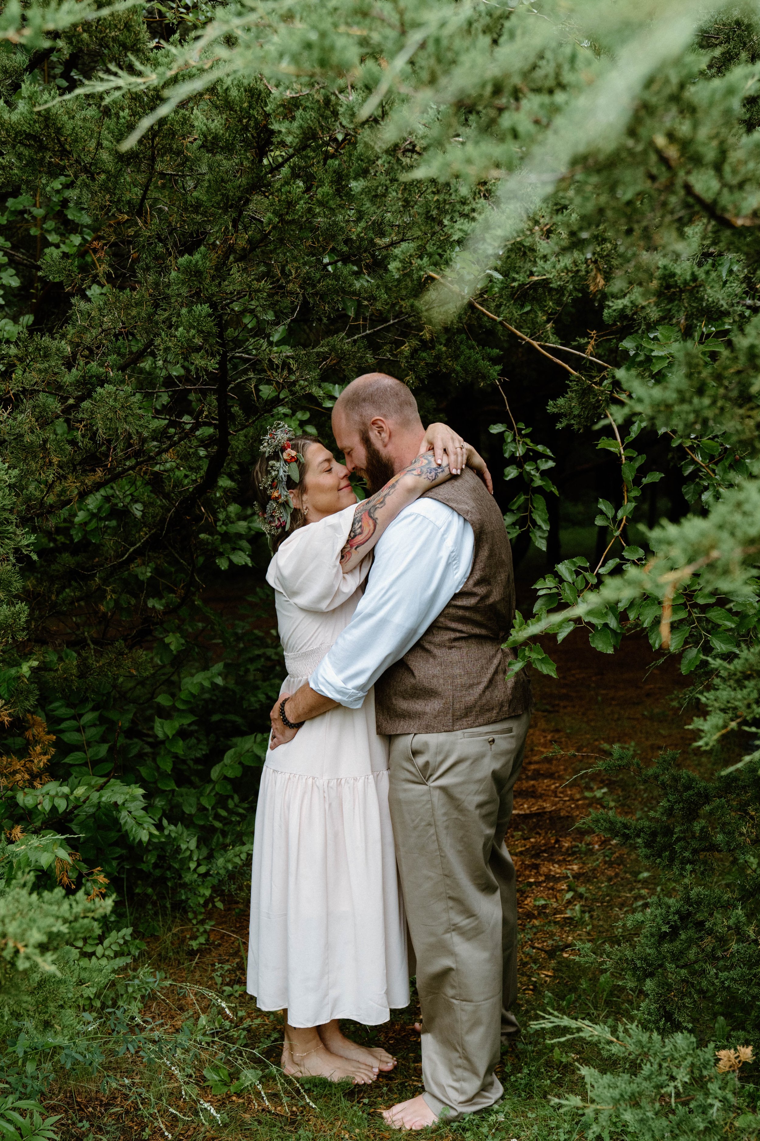 erin-matt-elopement-iris-aisle-winterset-iowa-raelyn-ramey-photography-177.jpg