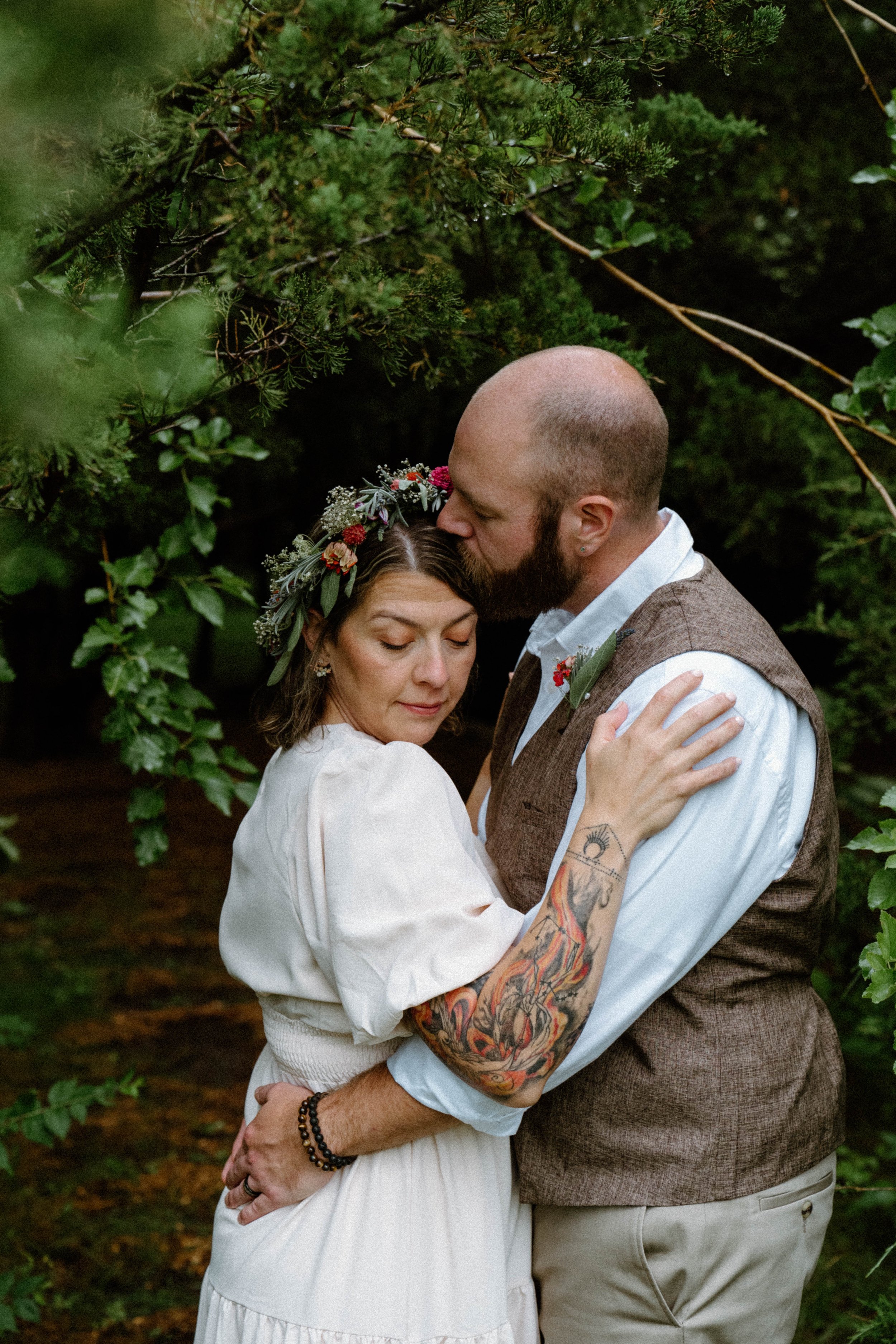 erin-matt-elopement-iris-aisle-winterset-iowa-raelyn-ramey-photography-178.jpg