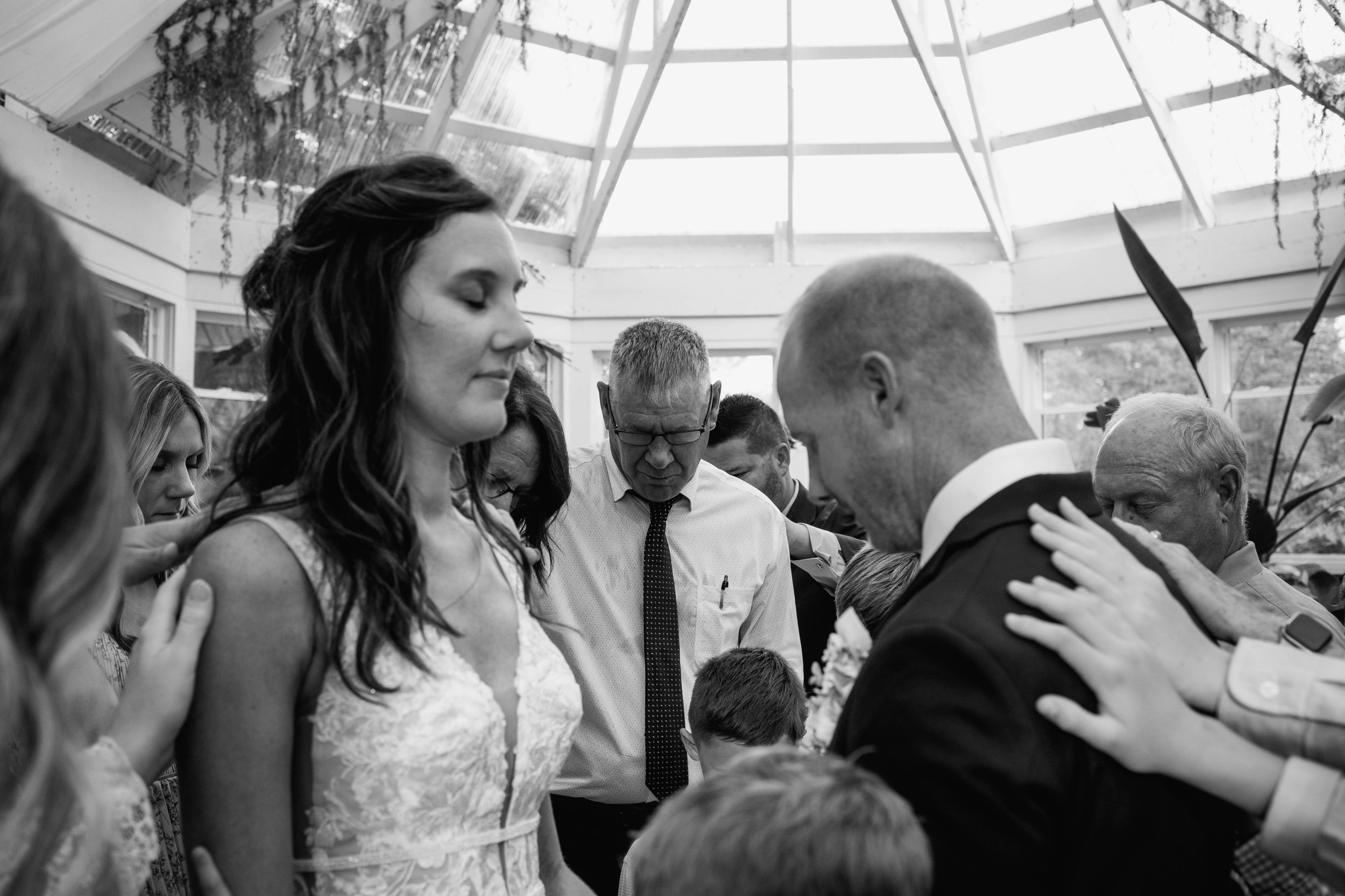 rochelle-neal-micro-wedding-iris-aisle-winterset-iowa-raelyn-ramey-photography-49.jpg