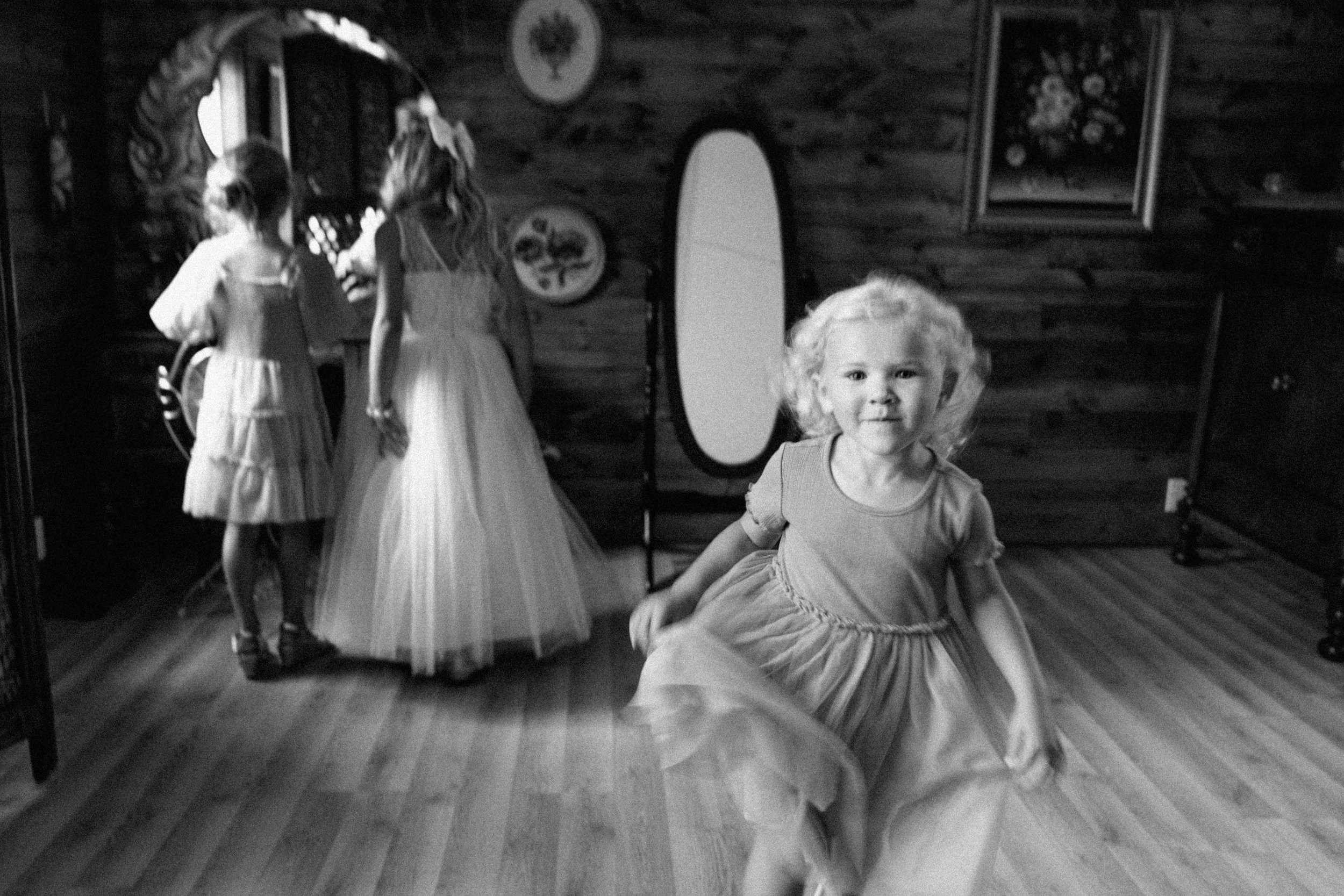 rochelle-neal-micro-wedding-iris-aisle-winterset-iowa-raelyn-ramey-photography-61.jpg