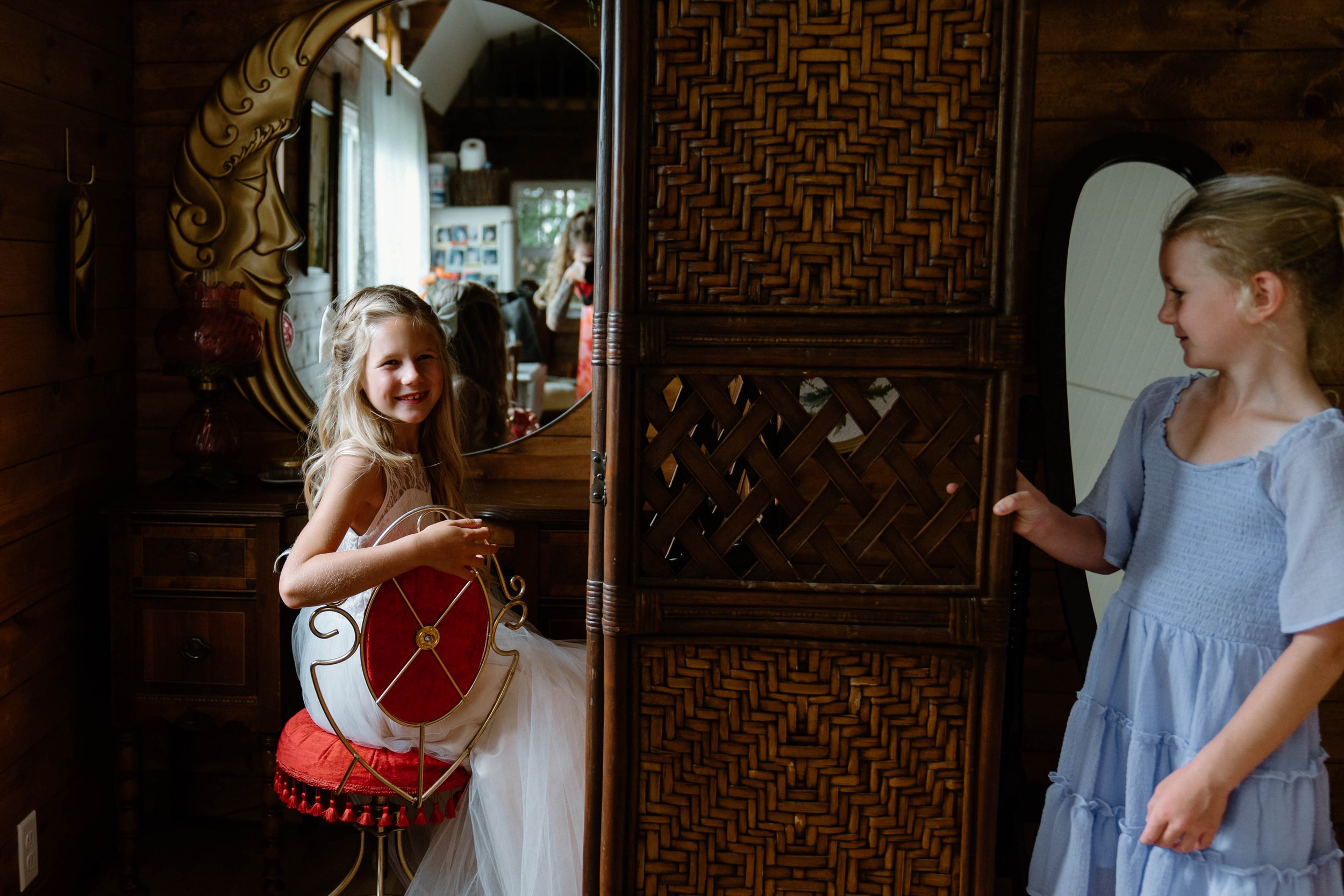 rochelle-neal-micro-wedding-iris-aisle-winterset-iowa-raelyn-ramey-photography-64.jpg