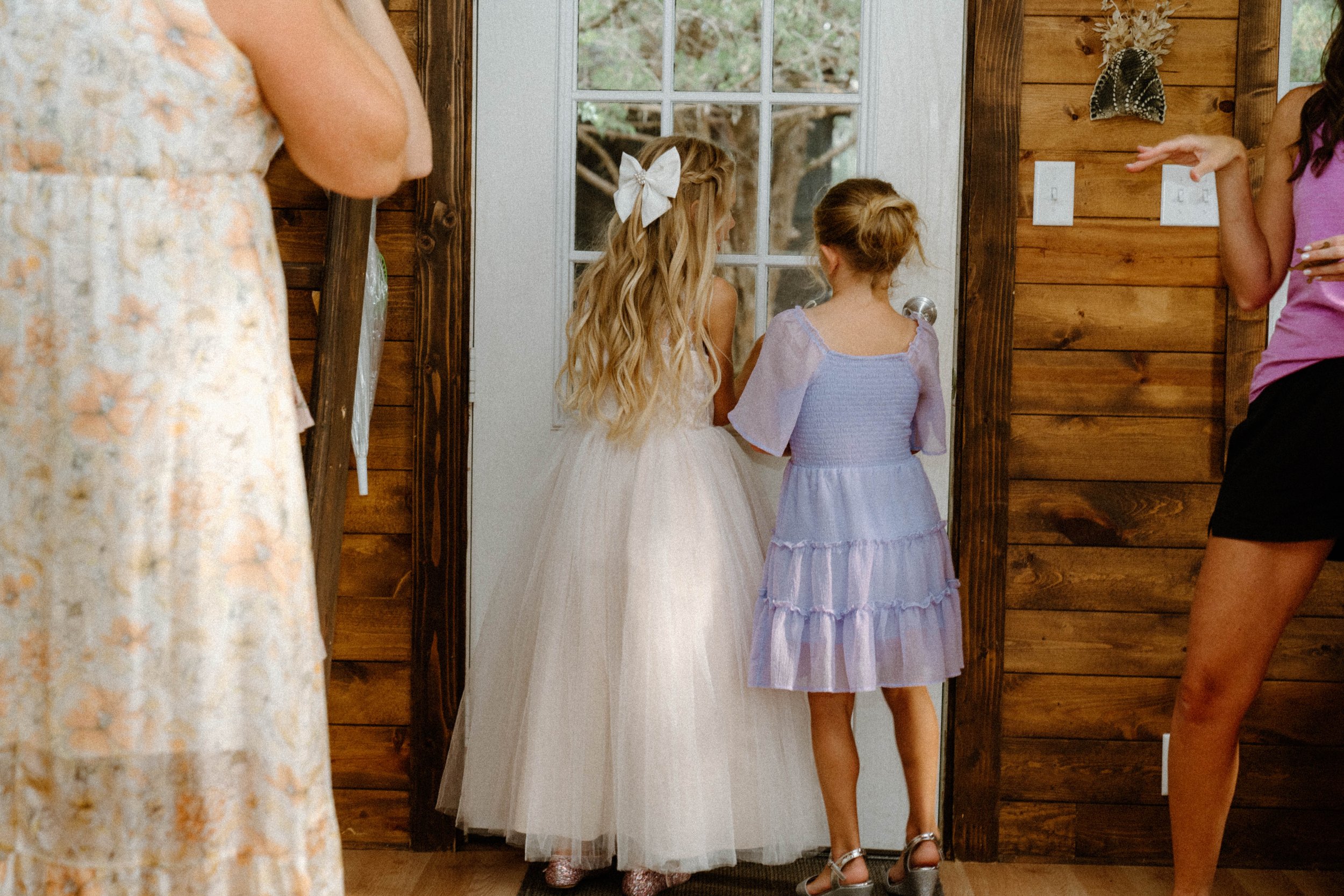 rochelle-neal-micro-wedding-iris-aisle-winterset-iowa-raelyn-ramey-photography-72.jpg