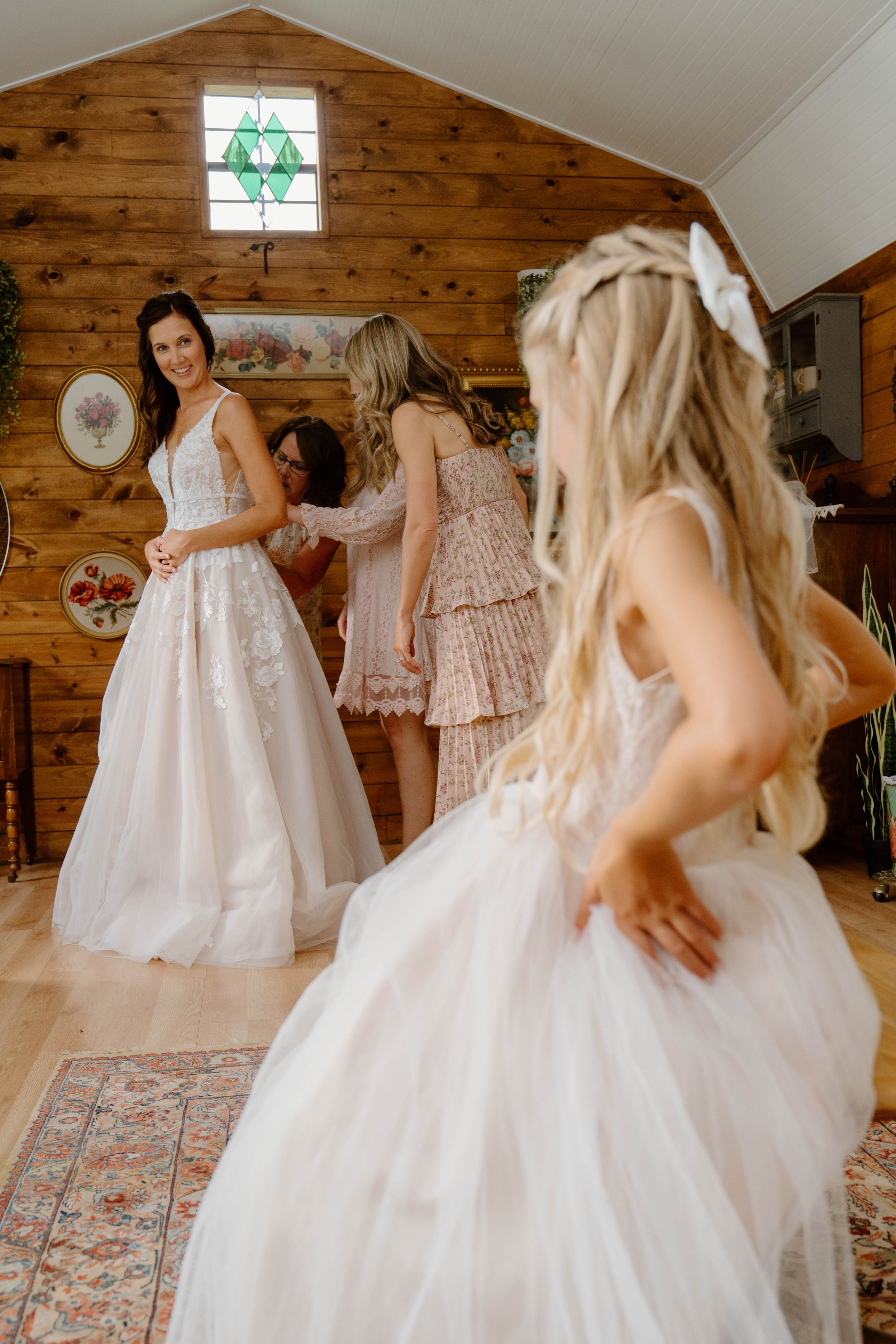 rochelle-neal-micro-wedding-iris-aisle-winterset-iowa-raelyn-ramey-photography-77.jpg