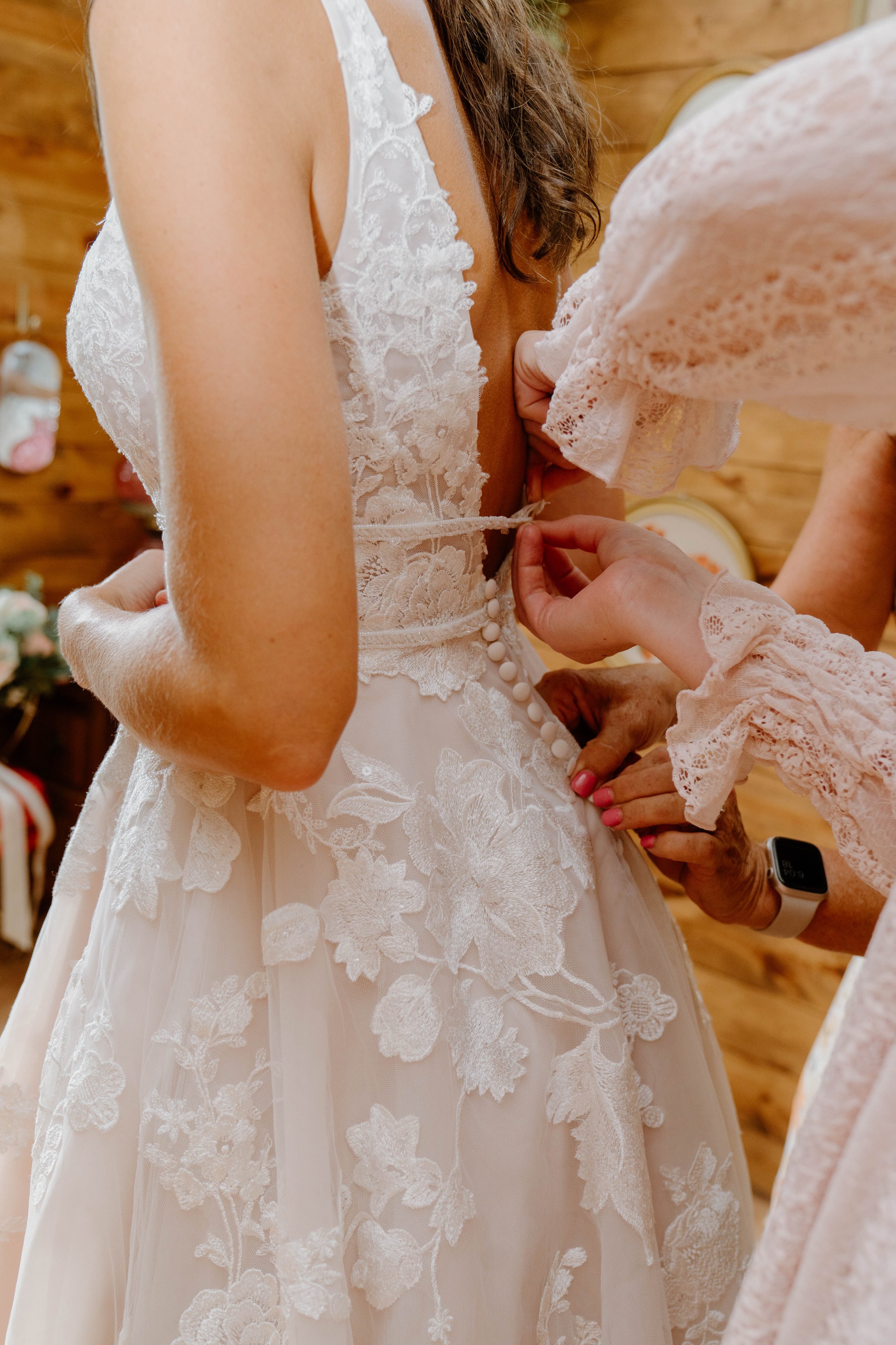 rochelle-neal-micro-wedding-iris-aisle-winterset-iowa-raelyn-ramey-photography-78.jpg