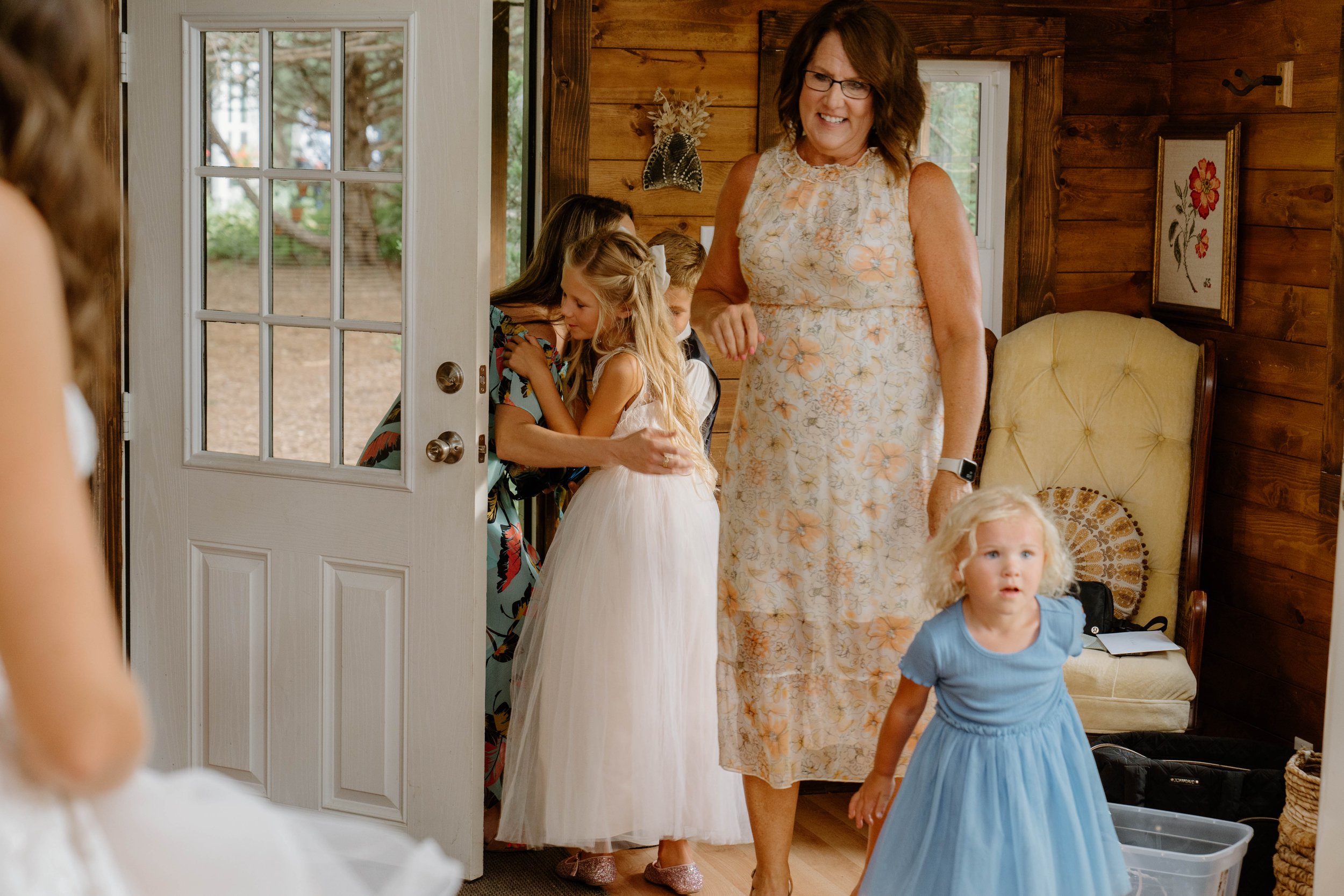 rochelle-neal-micro-wedding-iris-aisle-winterset-iowa-raelyn-ramey-photography-86.jpg