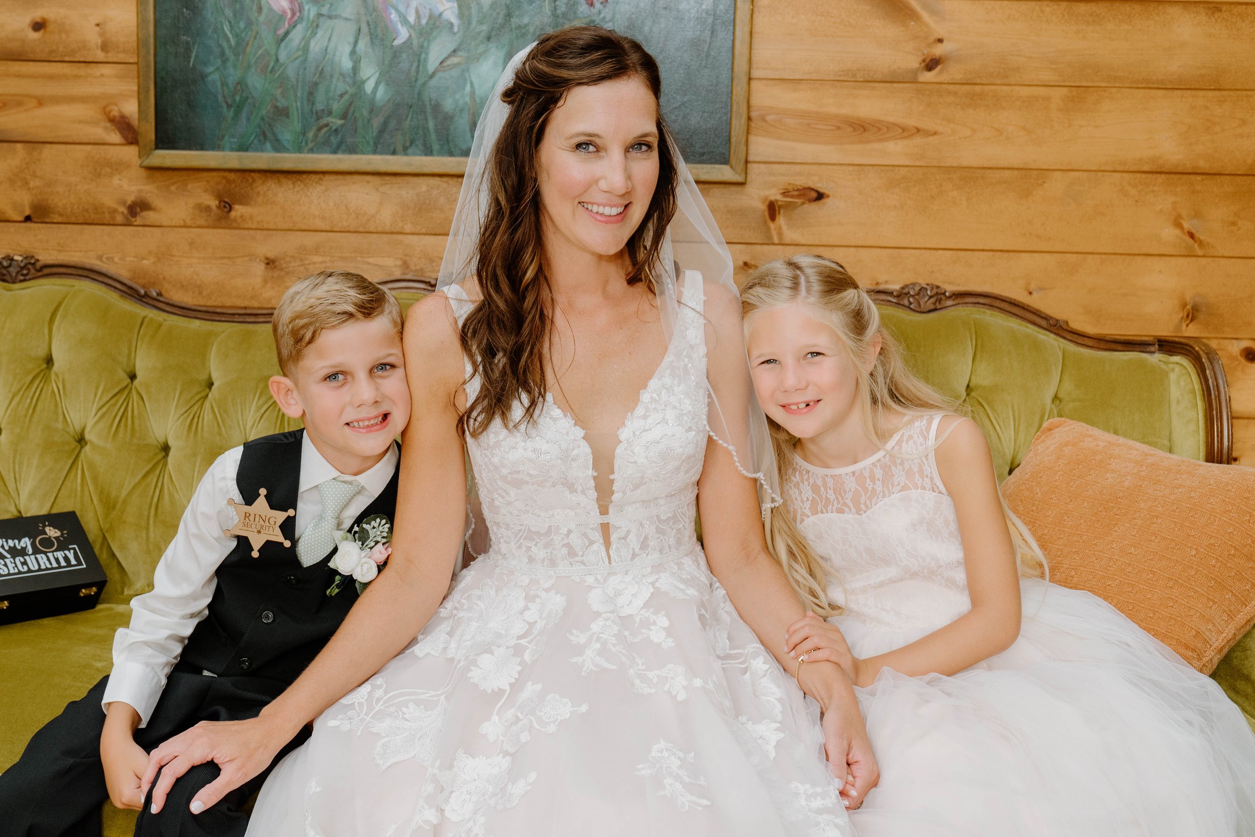 rochelle-neal-micro-wedding-iris-aisle-winterset-iowa-raelyn-ramey-photography-94.jpg