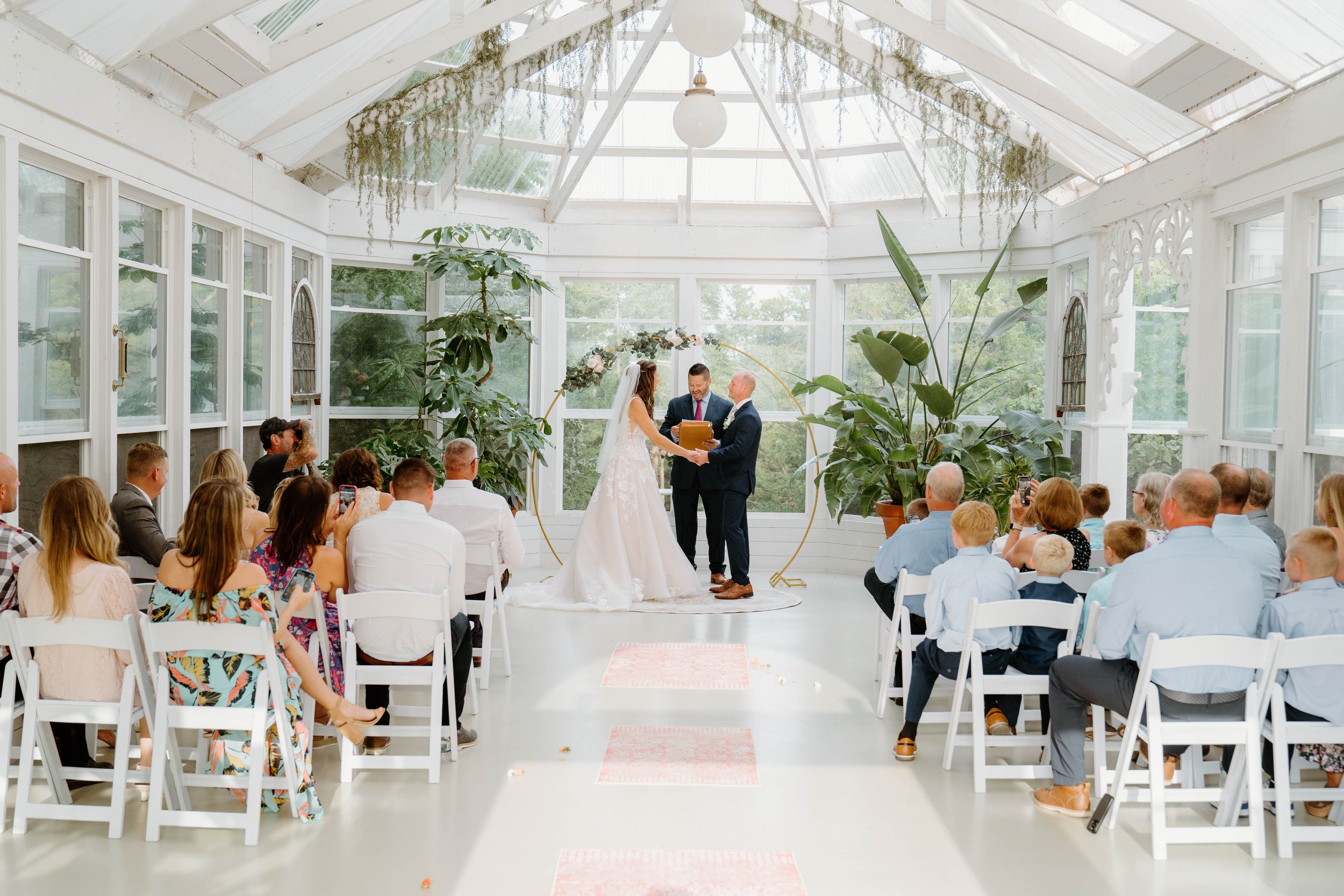 rochelle-neal-micro-wedding-iris-aisle-winterset-iowa-raelyn-ramey-photography-110.jpg