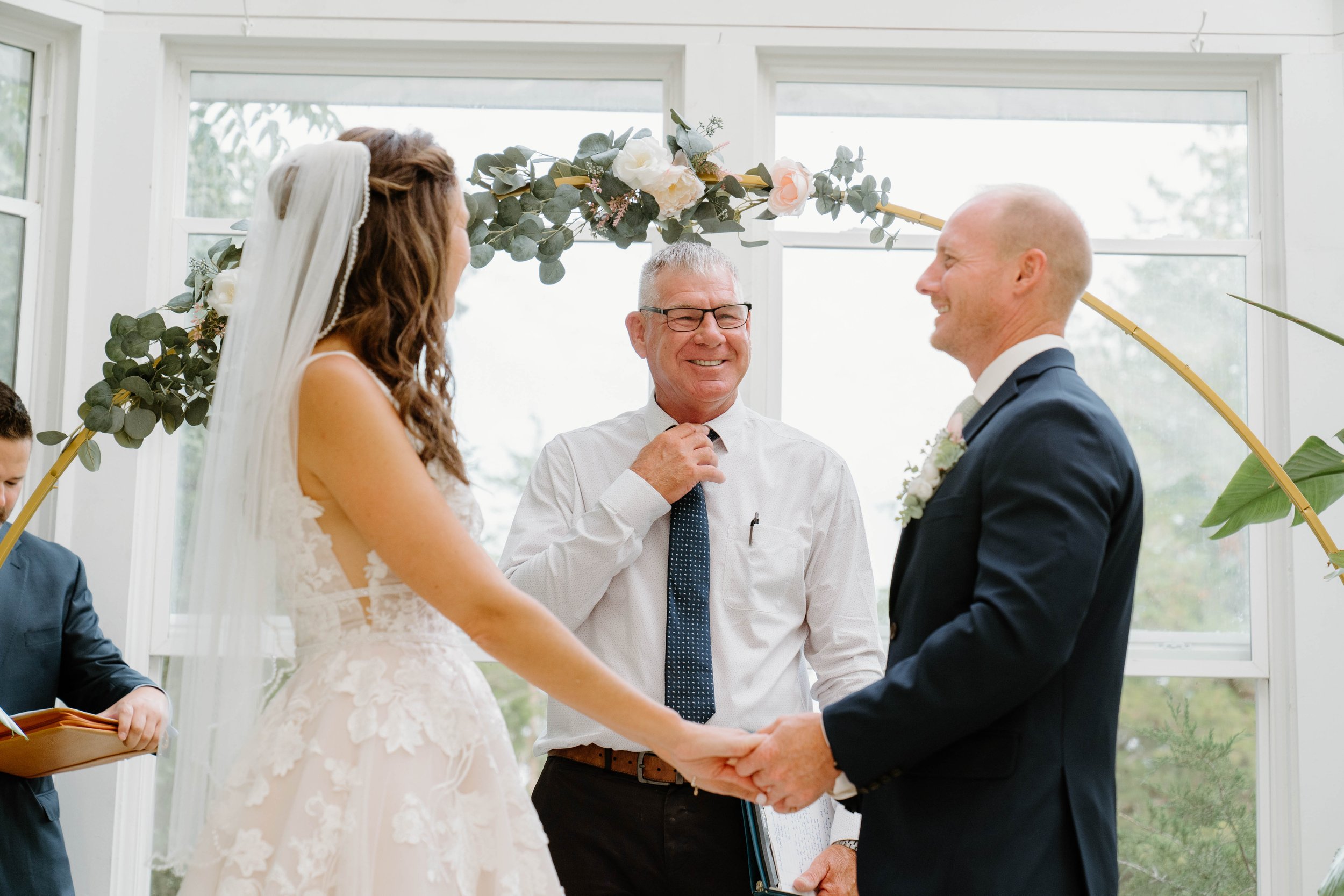 rochelle-neal-micro-wedding-iris-aisle-winterset-iowa-raelyn-ramey-photography-116.jpg