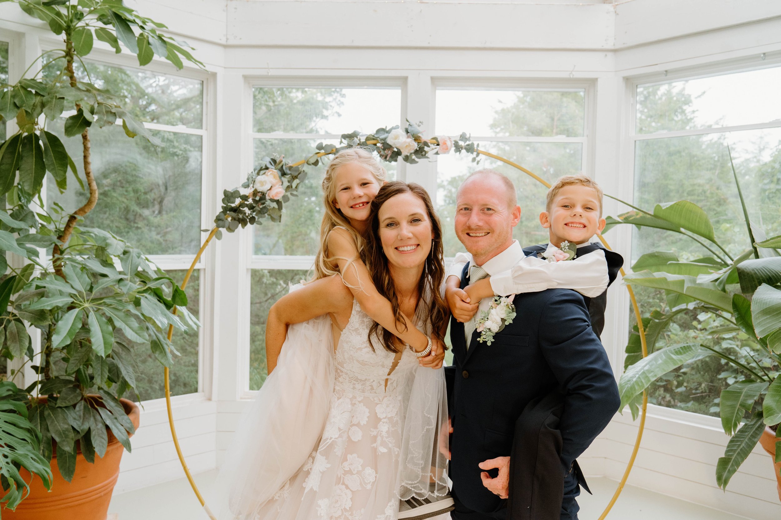 rochelle-neal-micro-wedding-iris-aisle-winterset-iowa-raelyn-ramey-photography-158.jpg