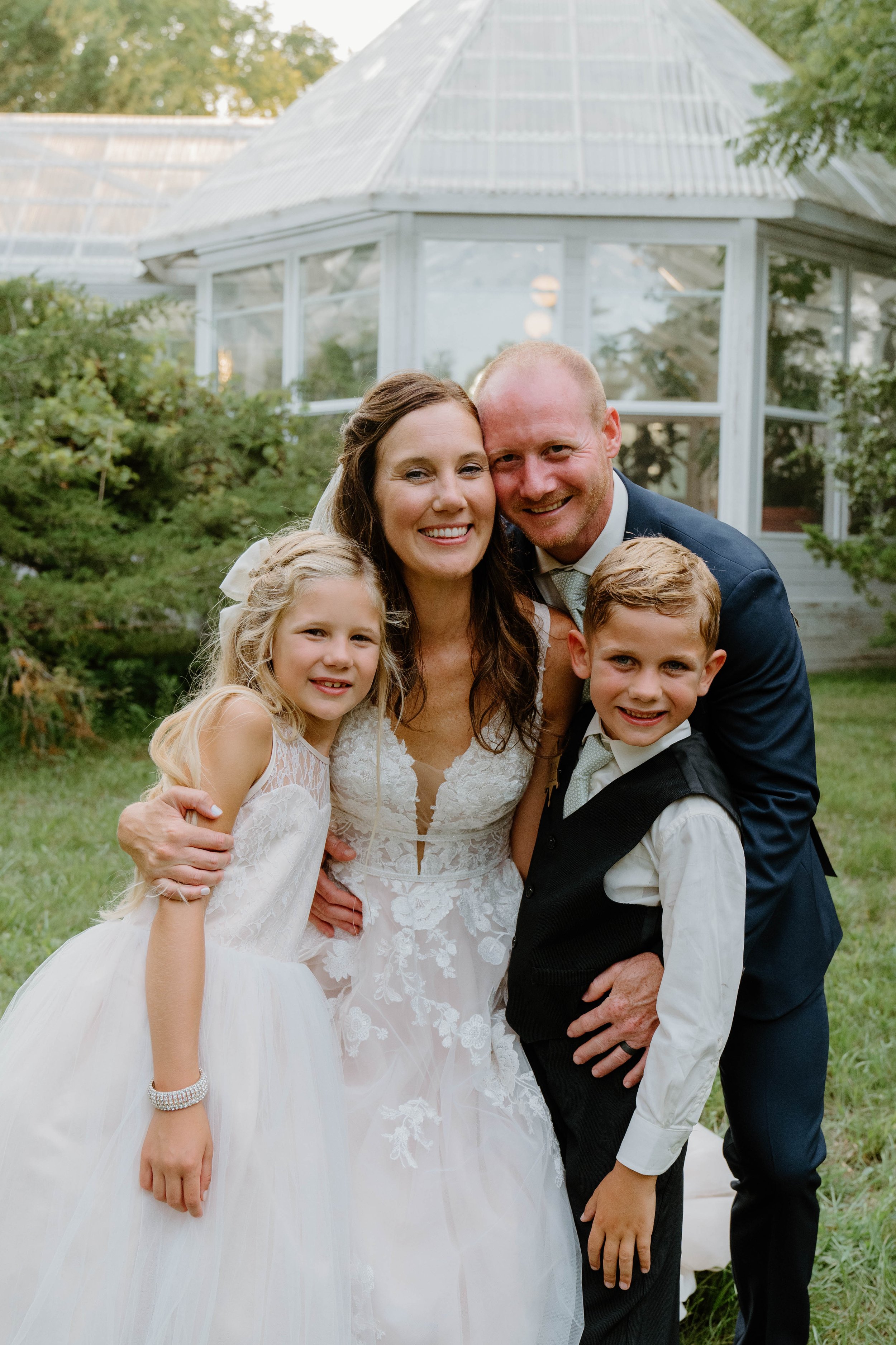 rochelle-neal-micro-wedding-iris-aisle-winterset-iowa-raelyn-ramey-photography-251.jpg